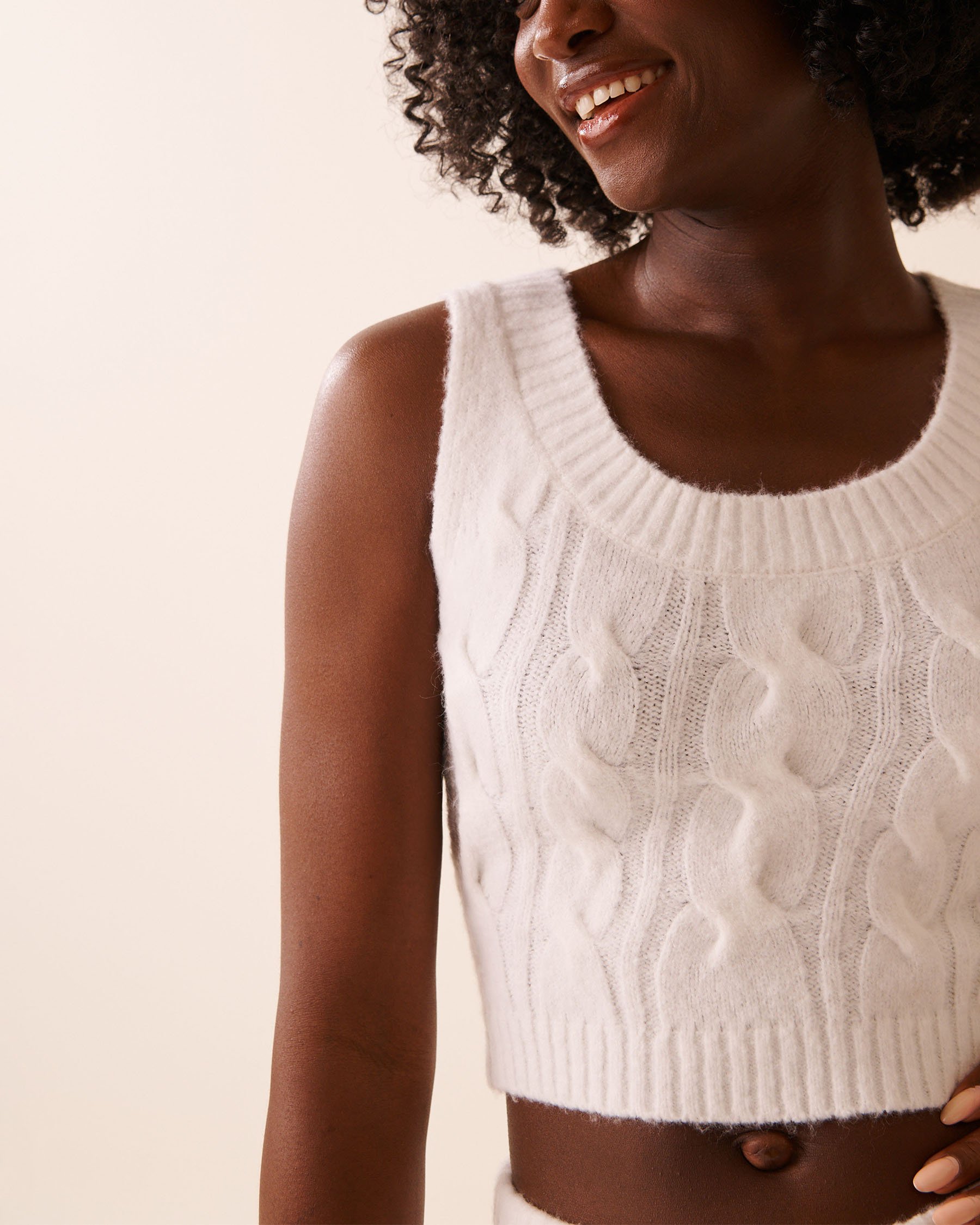 LA VIE EN ROSE Cable-Knit Crop Cami White 50100118 - View3