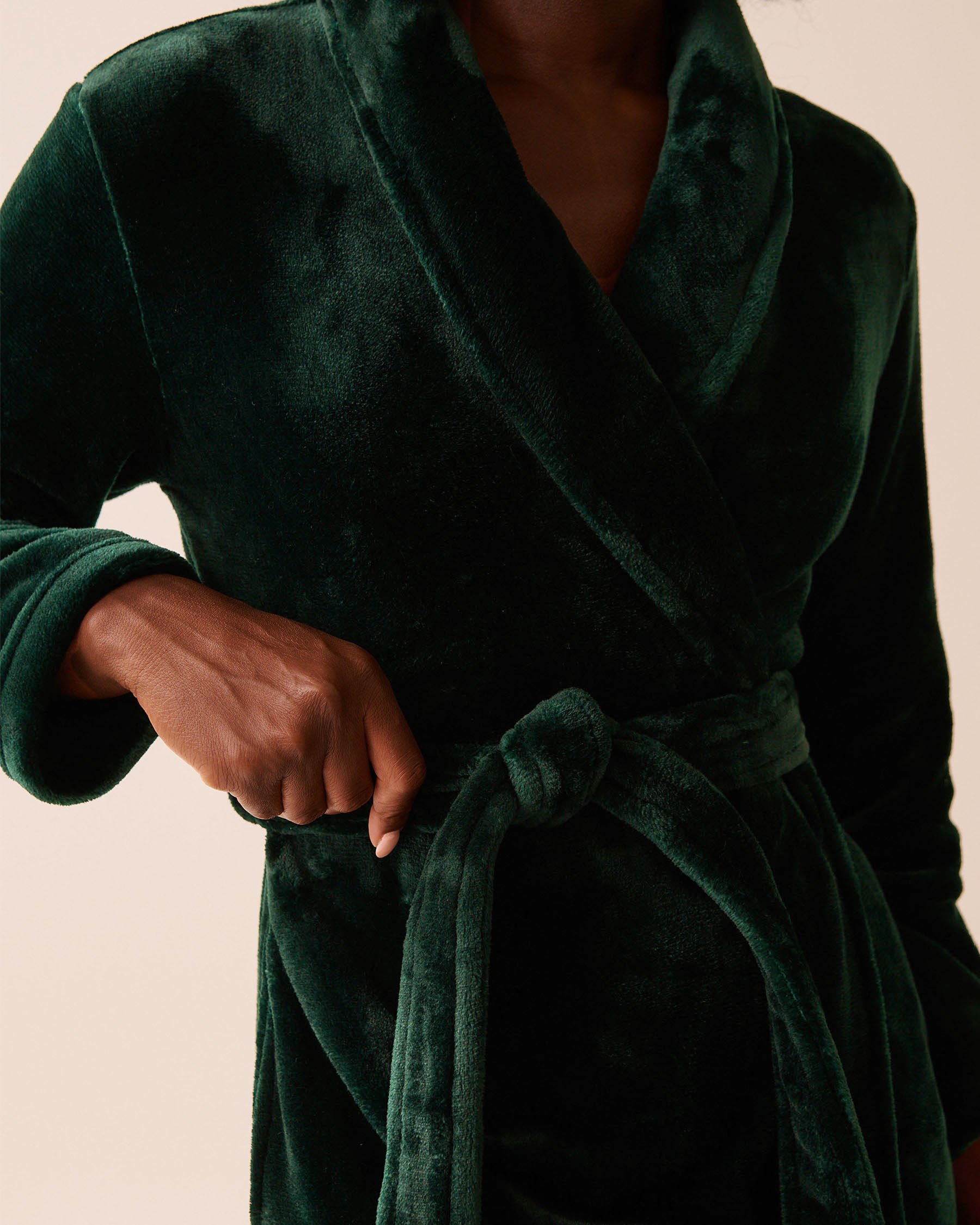 LA VIE EN ROSE Soft Plush Robe Fir Green 40600222 - View4