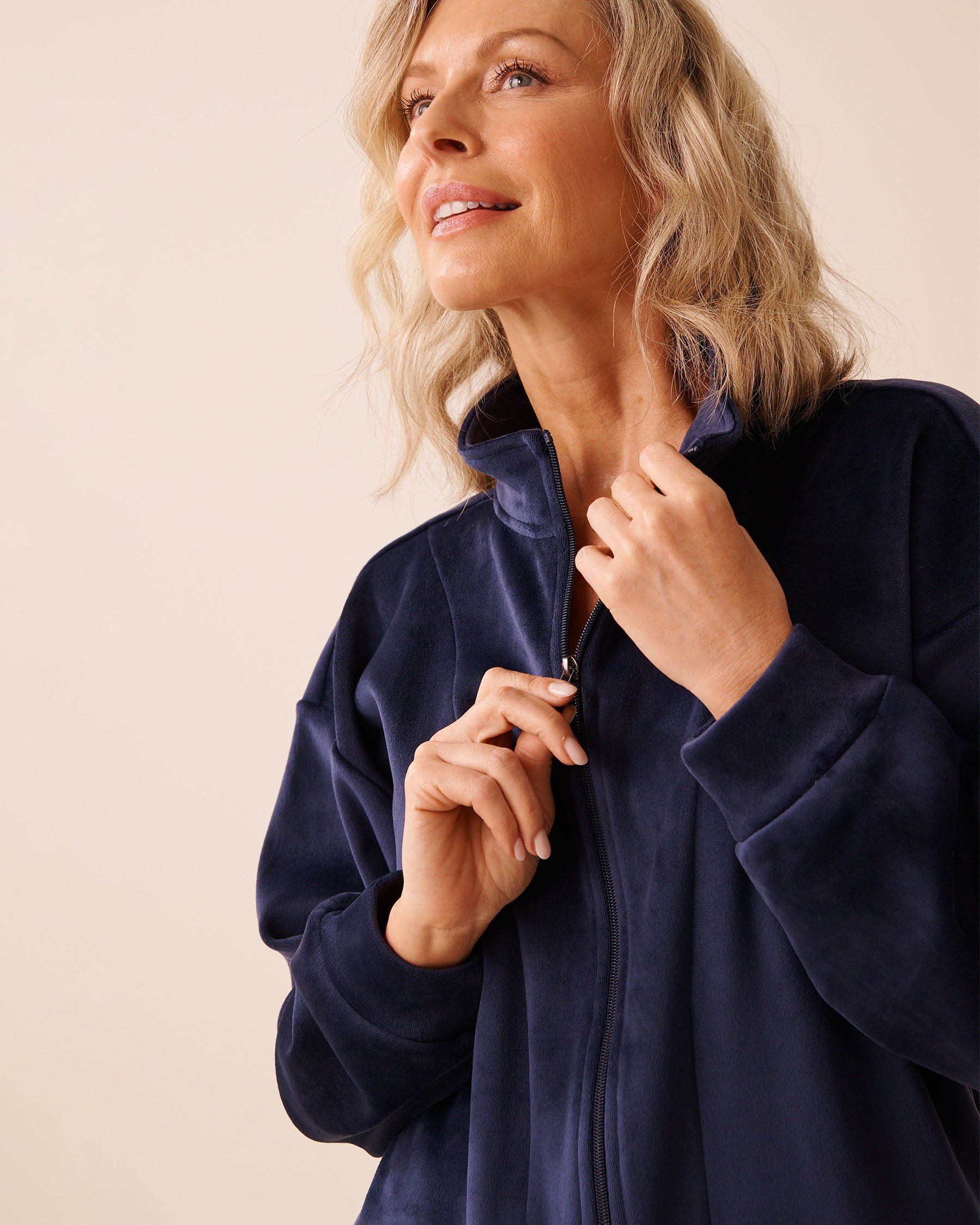 LA VIE EN ROSE Velvet Zip-up Sweatshirt Evening Blue 50100119 - View3