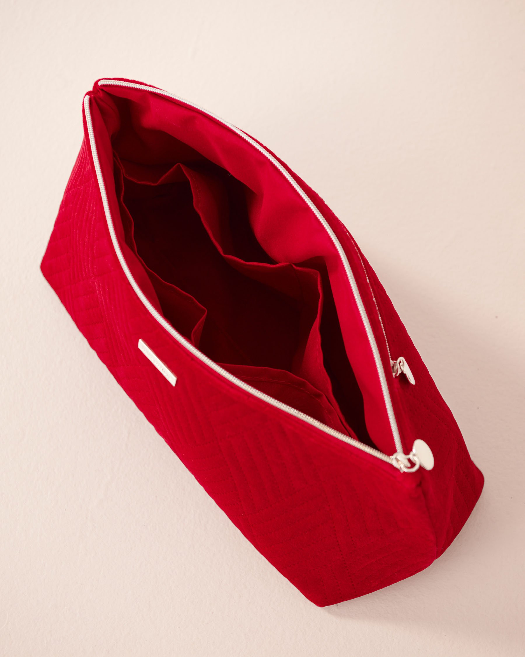 LA VIE EN ROSE Trousse à cosmétiques 2 en 1 en velours Rouge joyeux 40700428 - View5