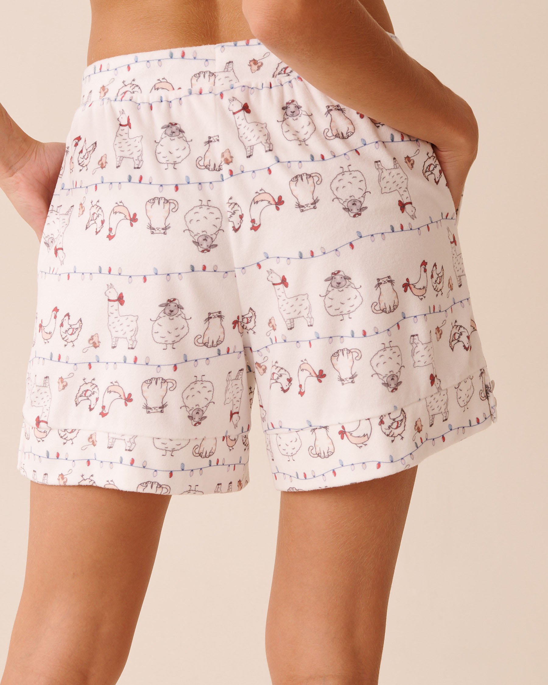 LA VIE EN ROSE Short de pyjama en velours doux imprimé amis de la ferme Blanc/Animaux de la ferme 40200788 - View2