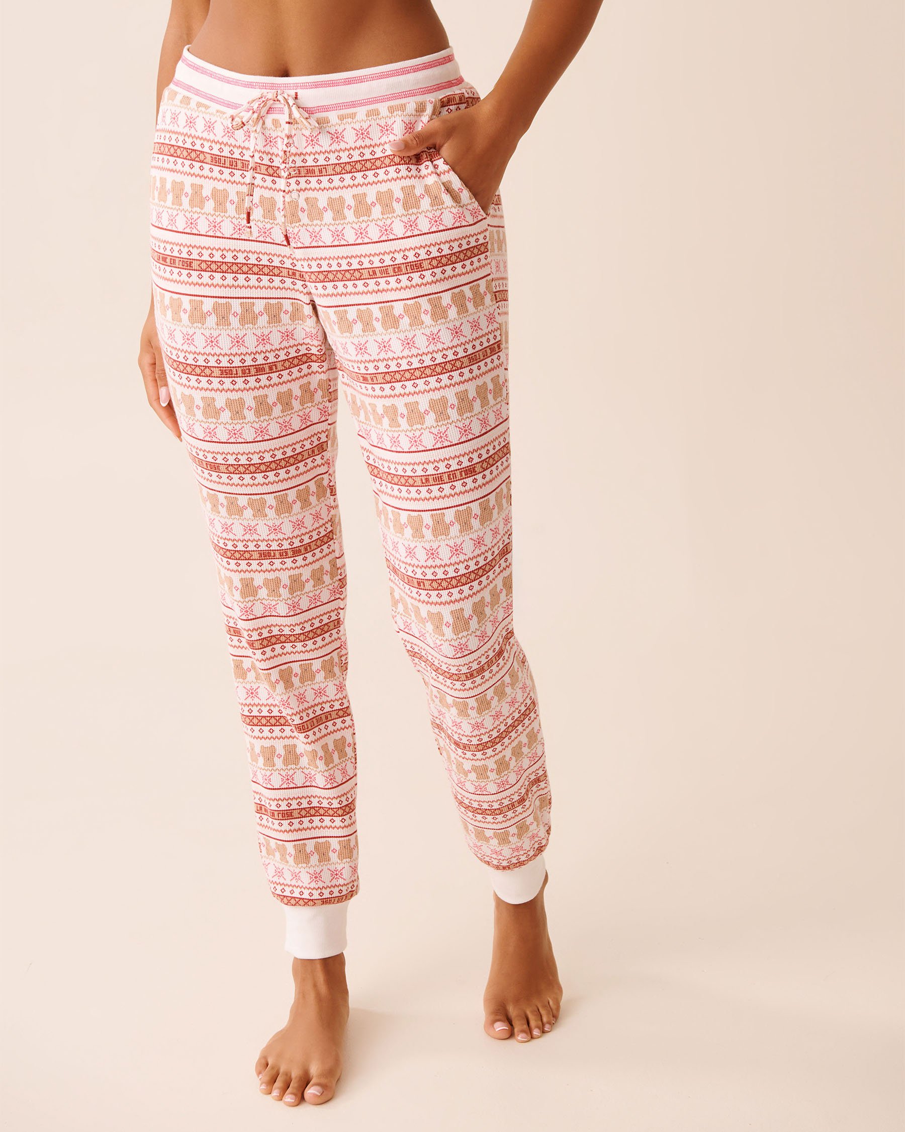 LA VIE EN ROSE Pantalon de pyjama jogger en tricot gaufré imprimé ourson Imprimé nordique/Oursons 40200789 - View2