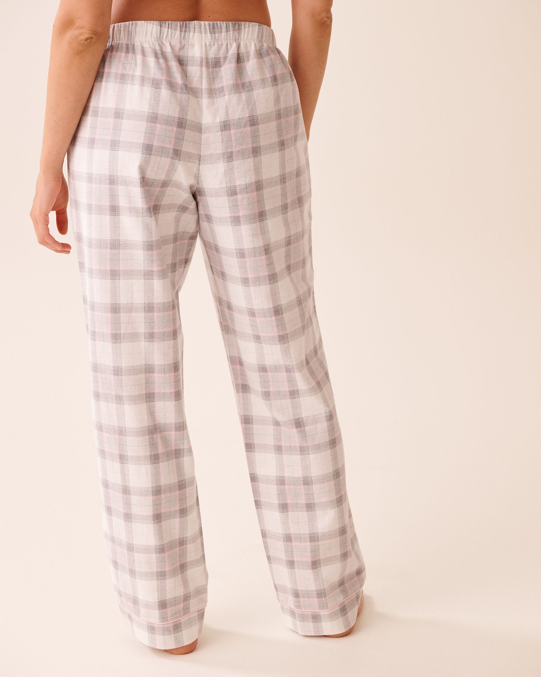 LA VIE EN ROSE Ensemble pyjama en flanelle carreaux gris Carreaux gris pâles 40400089 - View5