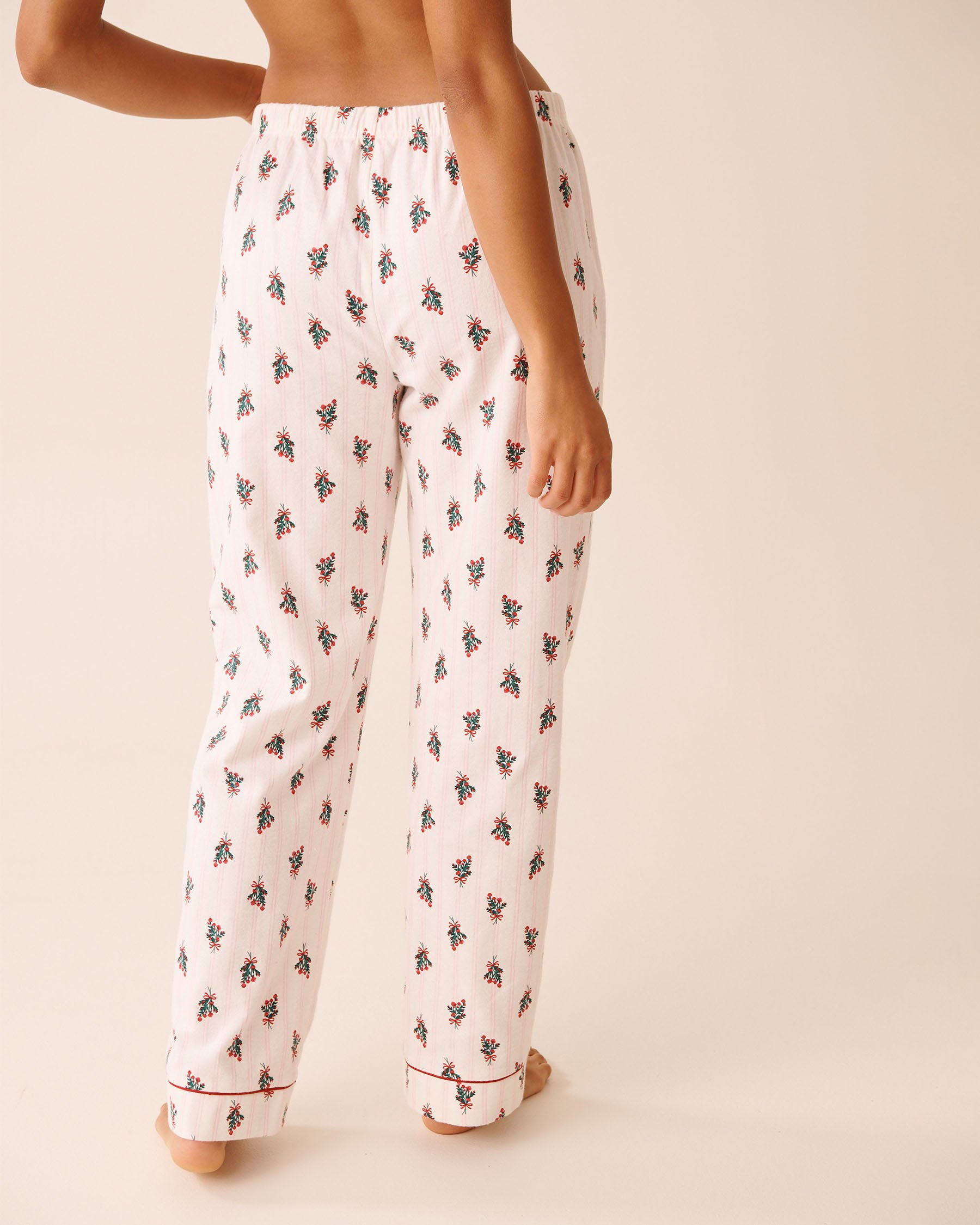 LA VIE EN ROSE Ensemble pyjama en flanelle imprimé bouquet de fleurs Blanc/Bouquets de fleurs 40400089 - View5