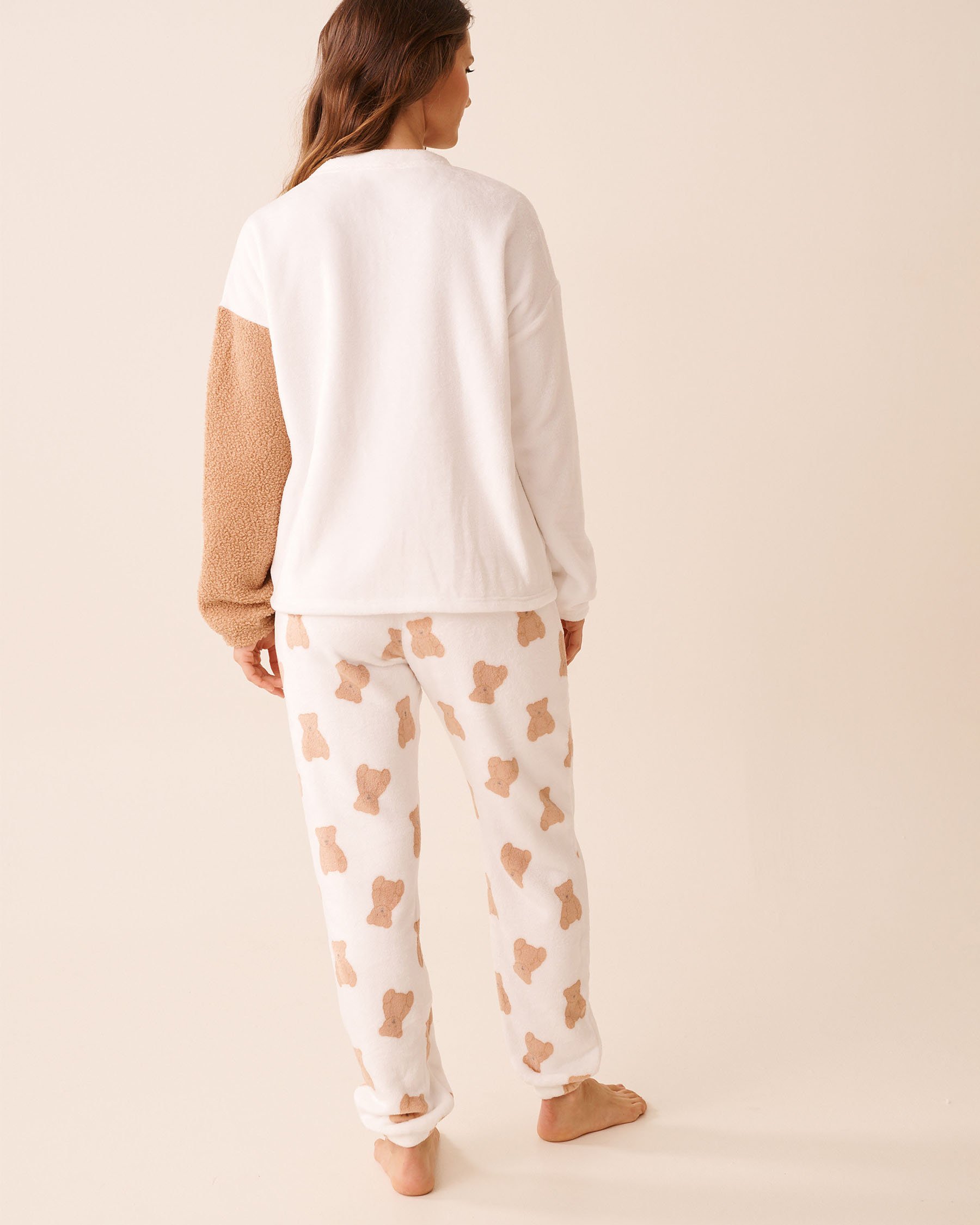 LA VIE EN ROSE Teddy Bear Print Soft Plush PJ Set White/Teddy Bear 40400091 - View4