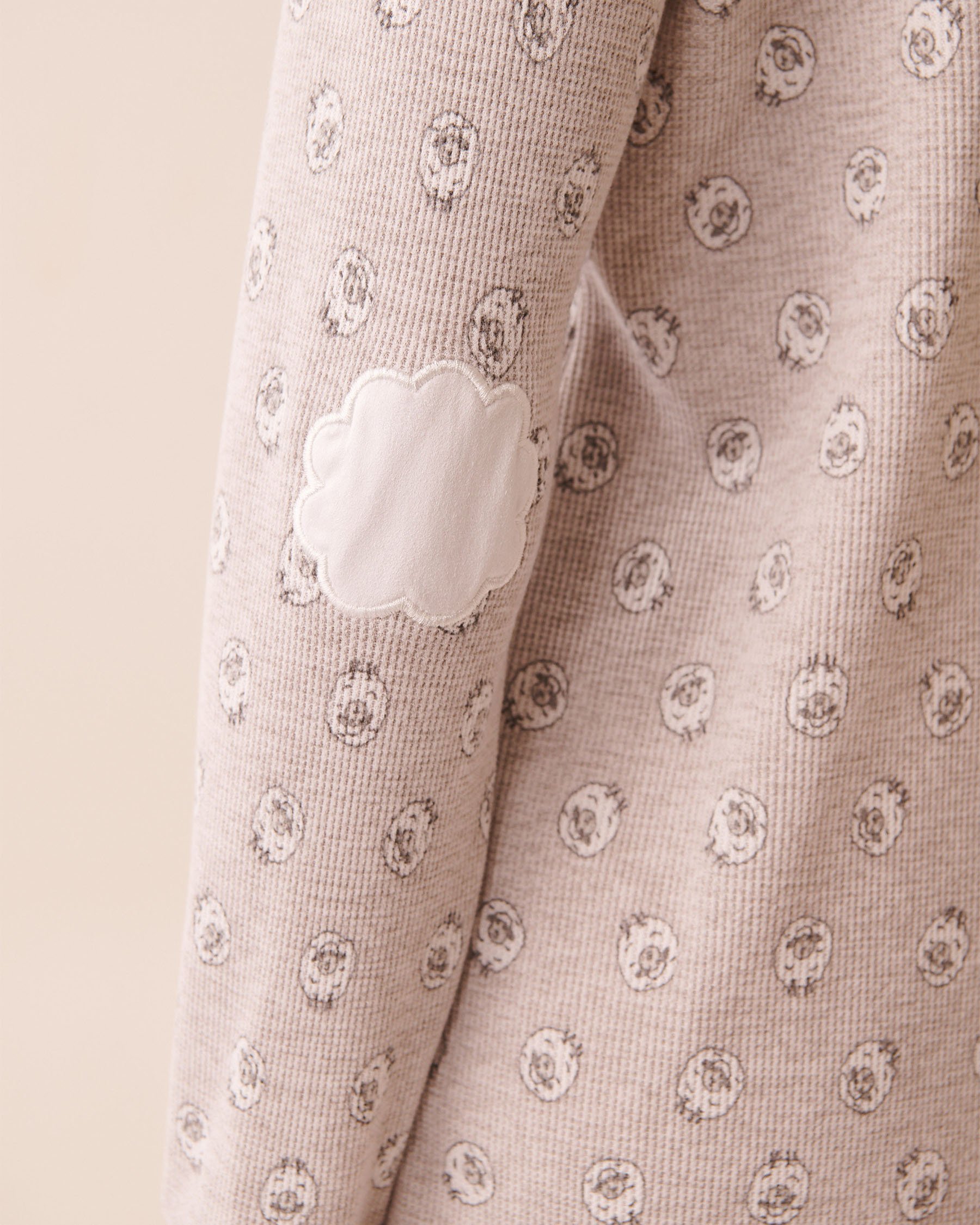 LA VIE EN ROSE Sheep Print Waffle Knit Long Sleeve Sleepshirt Light Grey/Sheep 40500458 - View3