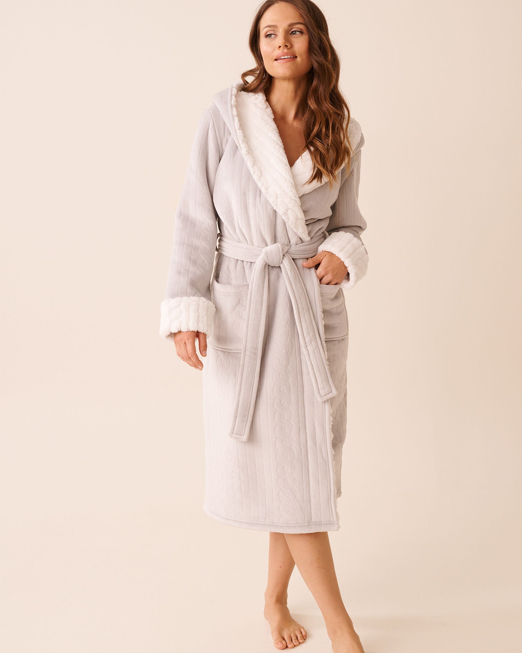 LA VIE EN ROSE Luxurious Hooded Robe Light Grey 40600218 LA VIE EN ROSE Luxurious Hooded Robe Light Grey 40600218 - View1