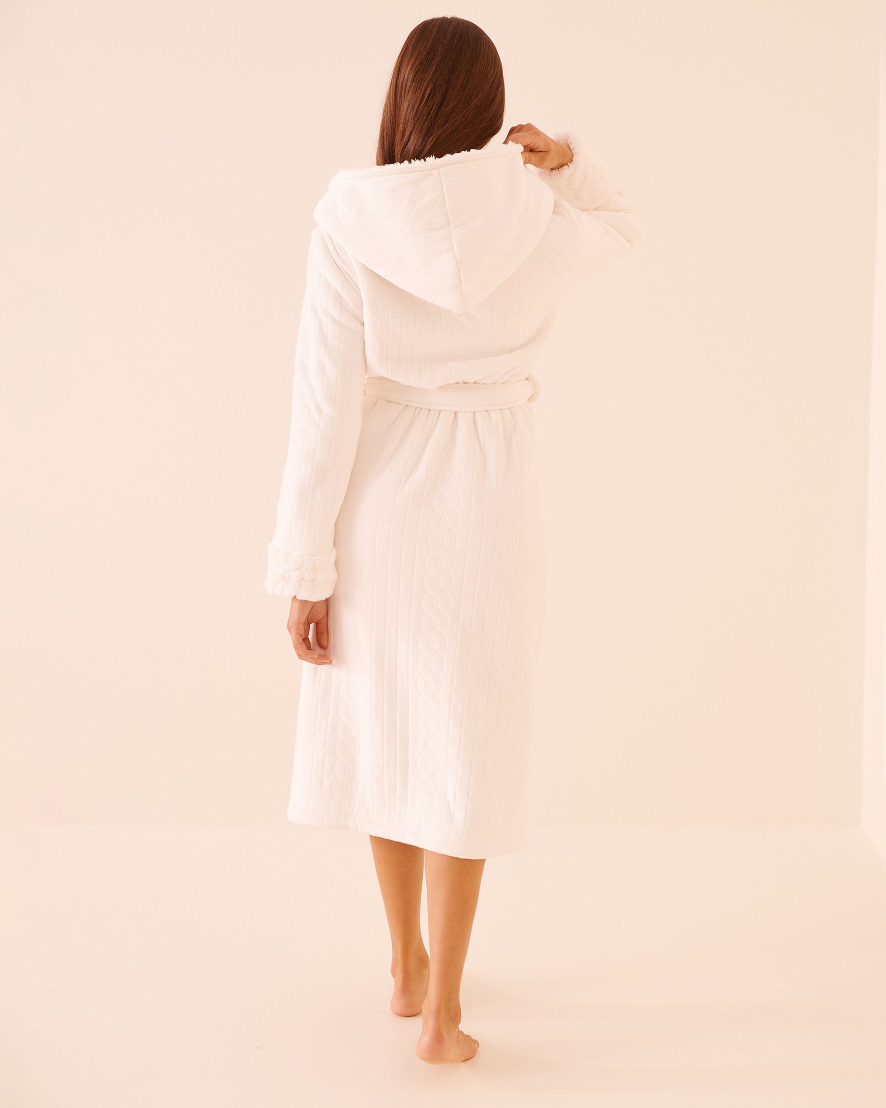 LA VIE EN ROSE Luxurious Hooded Robe Snow White 40600218 LA VIE EN ROSE Luxurious Hooded Robe Snow White 40600218 - View4