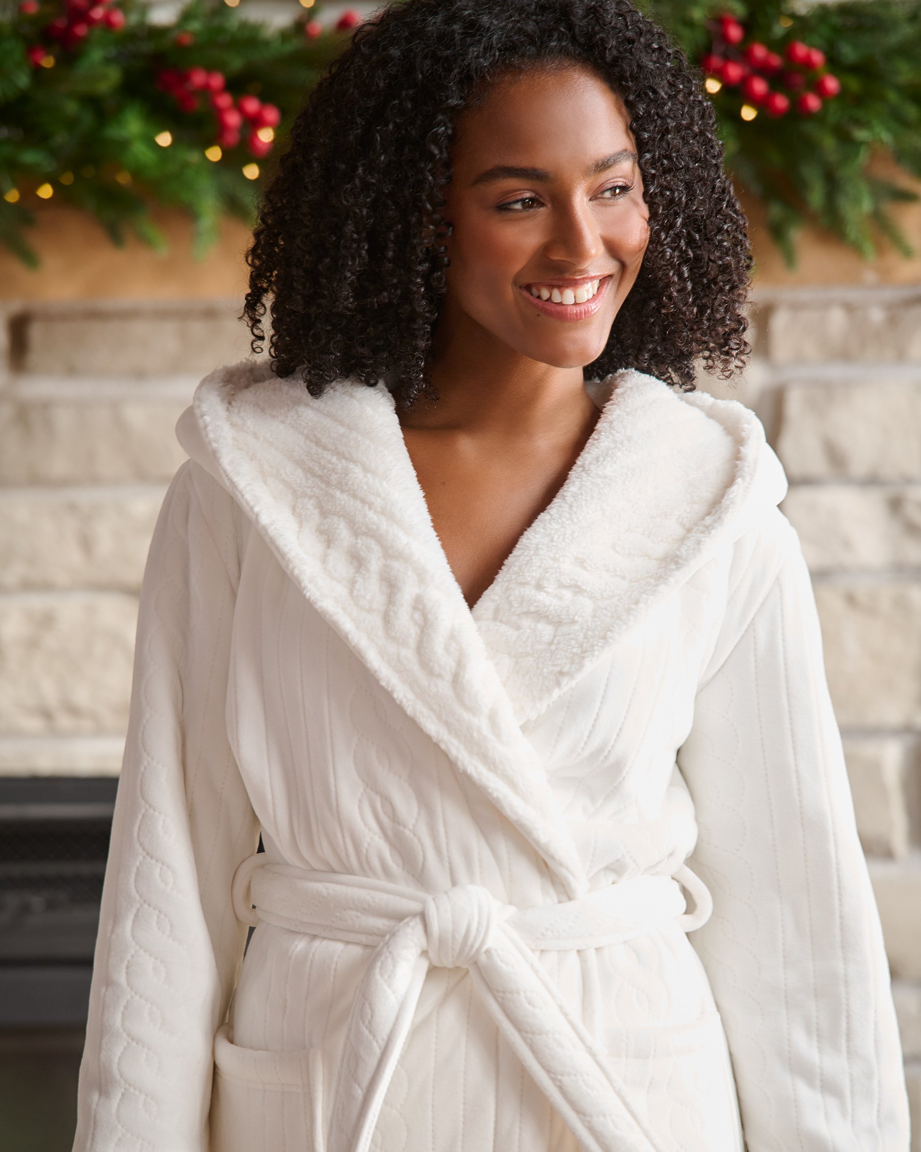 LA VIE EN ROSE Luxurious Hooded Robe Snow White 40600218 LA VIE EN ROSE Luxurious Hooded Robe Snow White 40600218 - View1