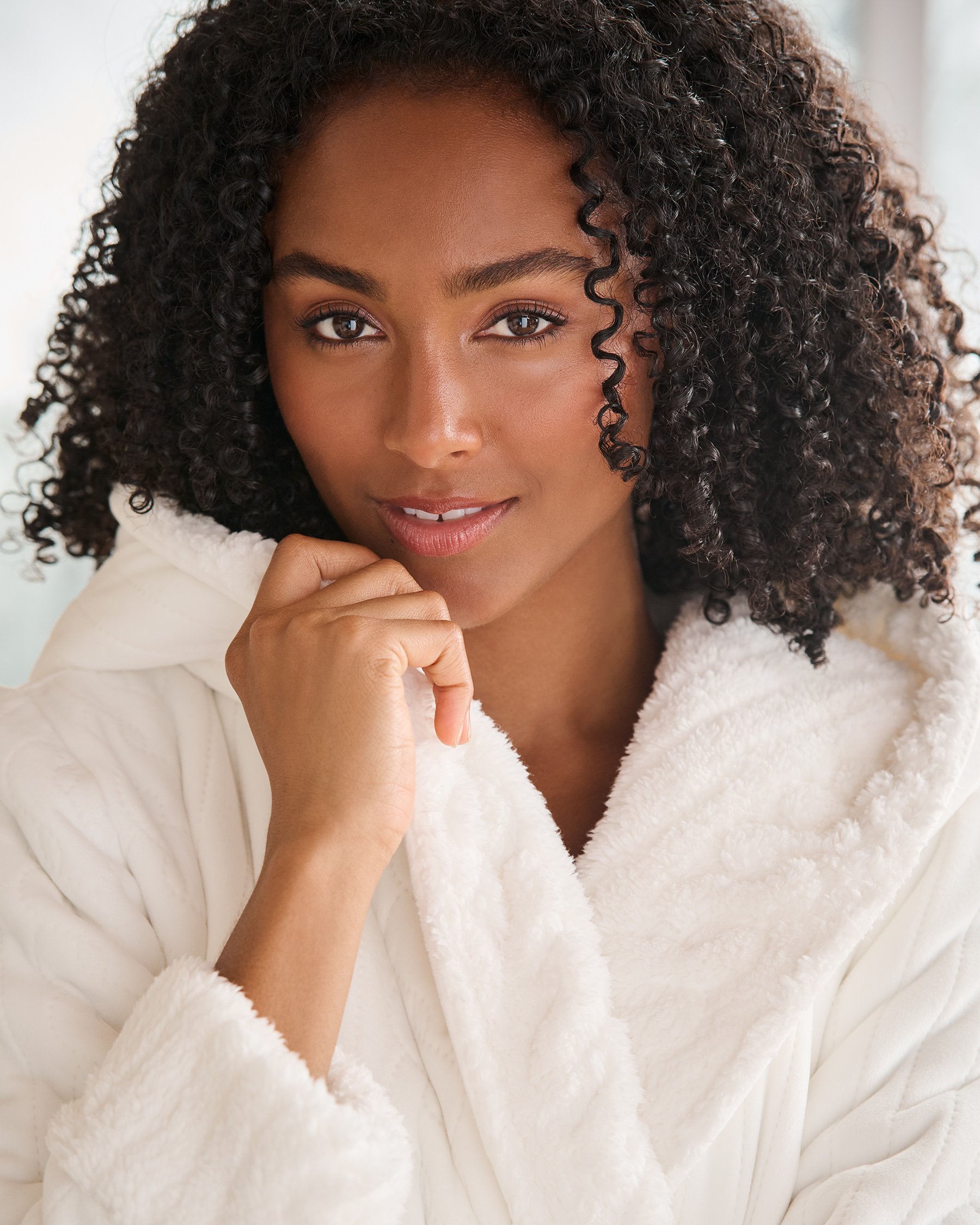 LA VIE EN ROSE Luxurious Hooded Robe Snow White 40600218 LA VIE EN ROSE Luxurious Hooded Robe Snow White 40600218 - View2