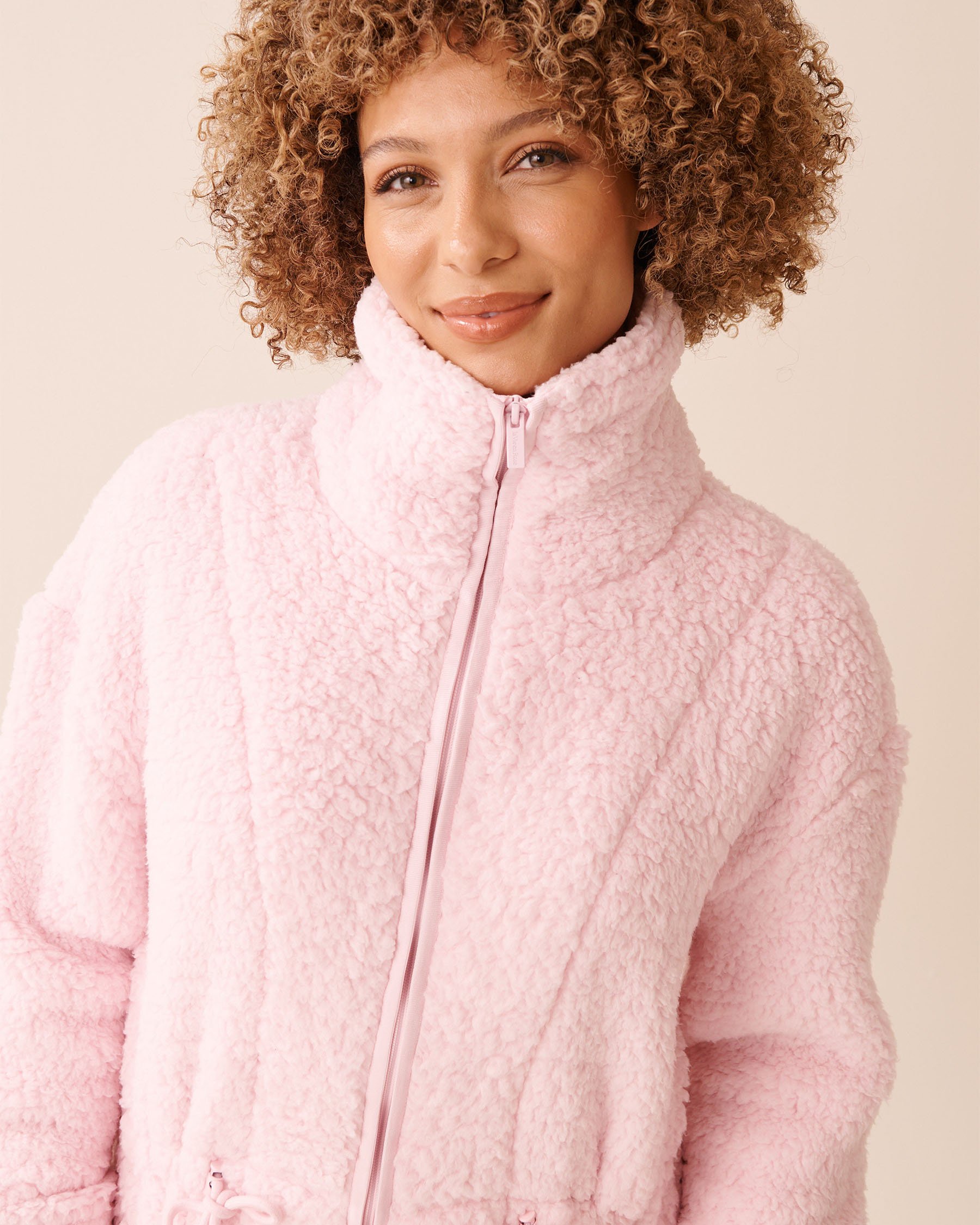 LA VIE EN ROSE Robe de chambre en sherpa à fermeture éclair et col cheminée Rose pastel 40600221 - View6