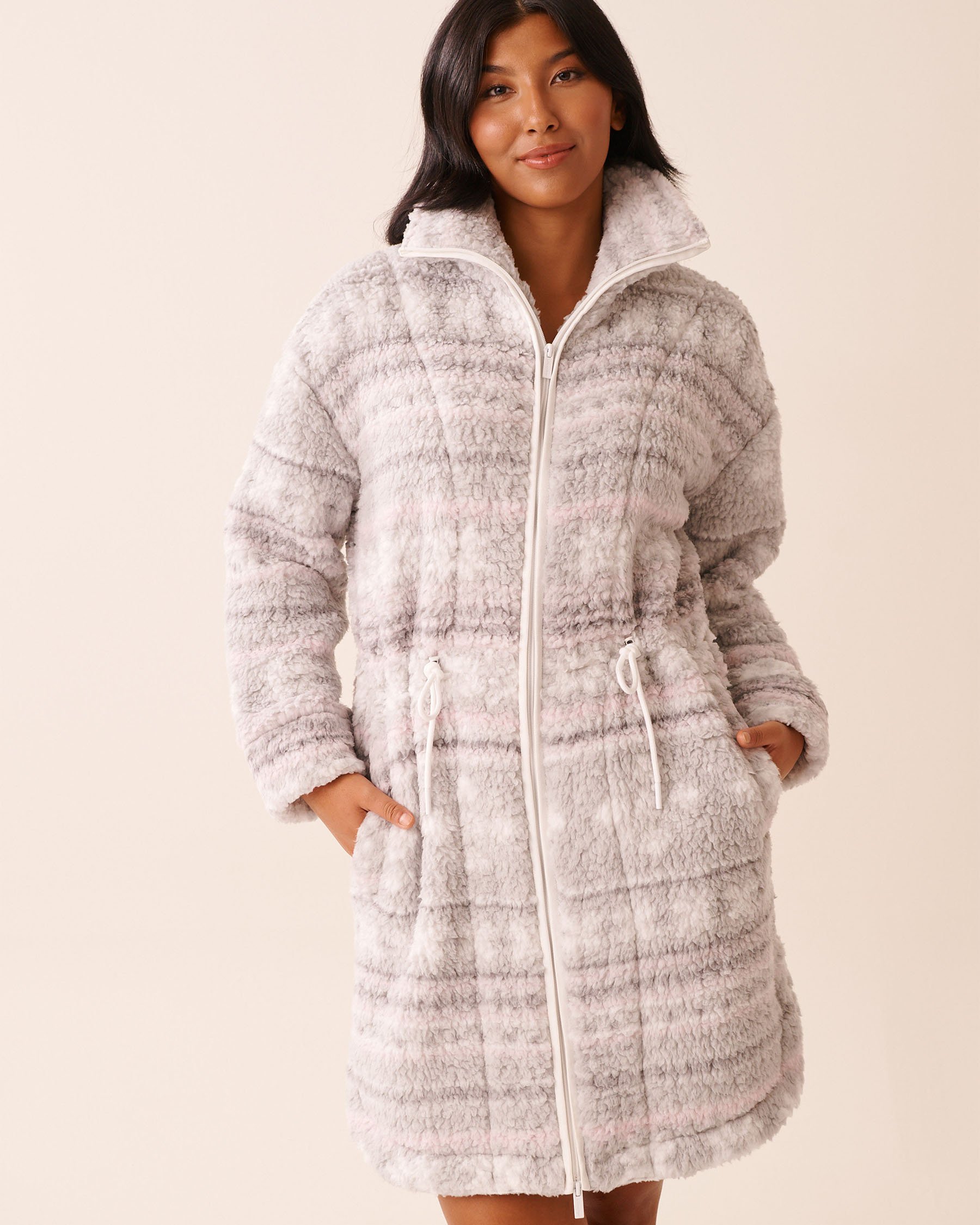 LA VIE EN ROSE Robe de chambre en sherpa à fermeture éclair et col cheminée Imprimé nordique gris 40600221 - View1