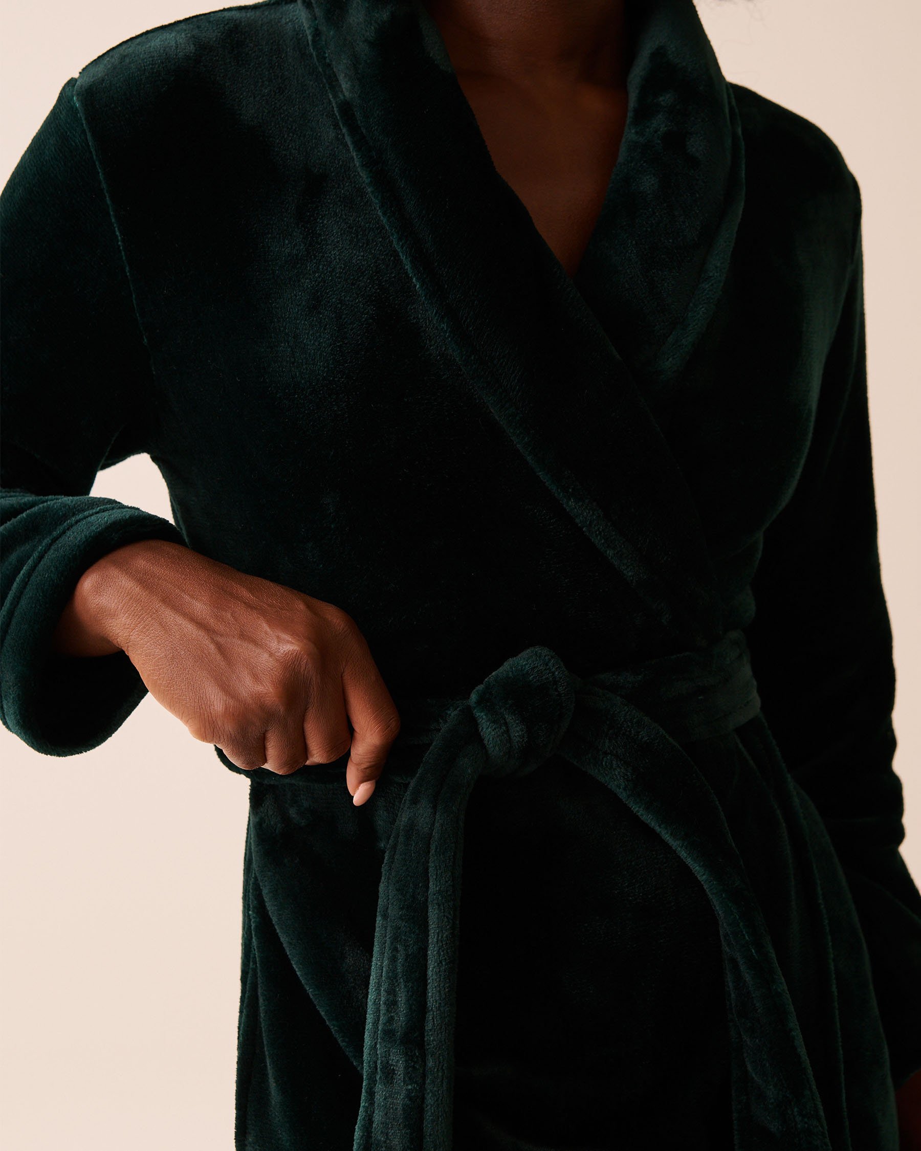 LA VIE EN ROSE Soft Plush Robe Fir Green 40600222 - View4