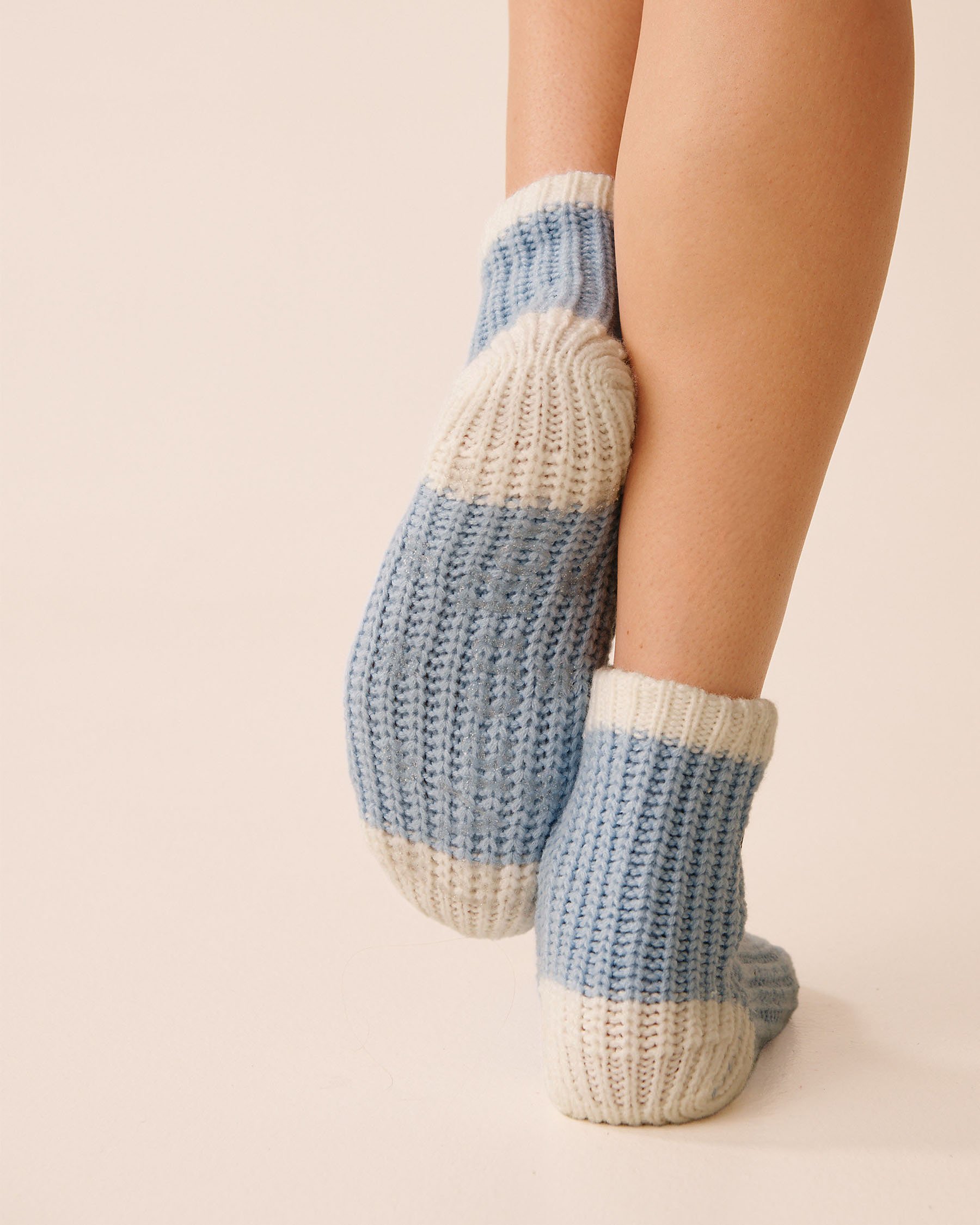 LA VIE EN ROSE Embroidered Polar Bear Socks Light Blue/Polar Bear 40700423 - View2