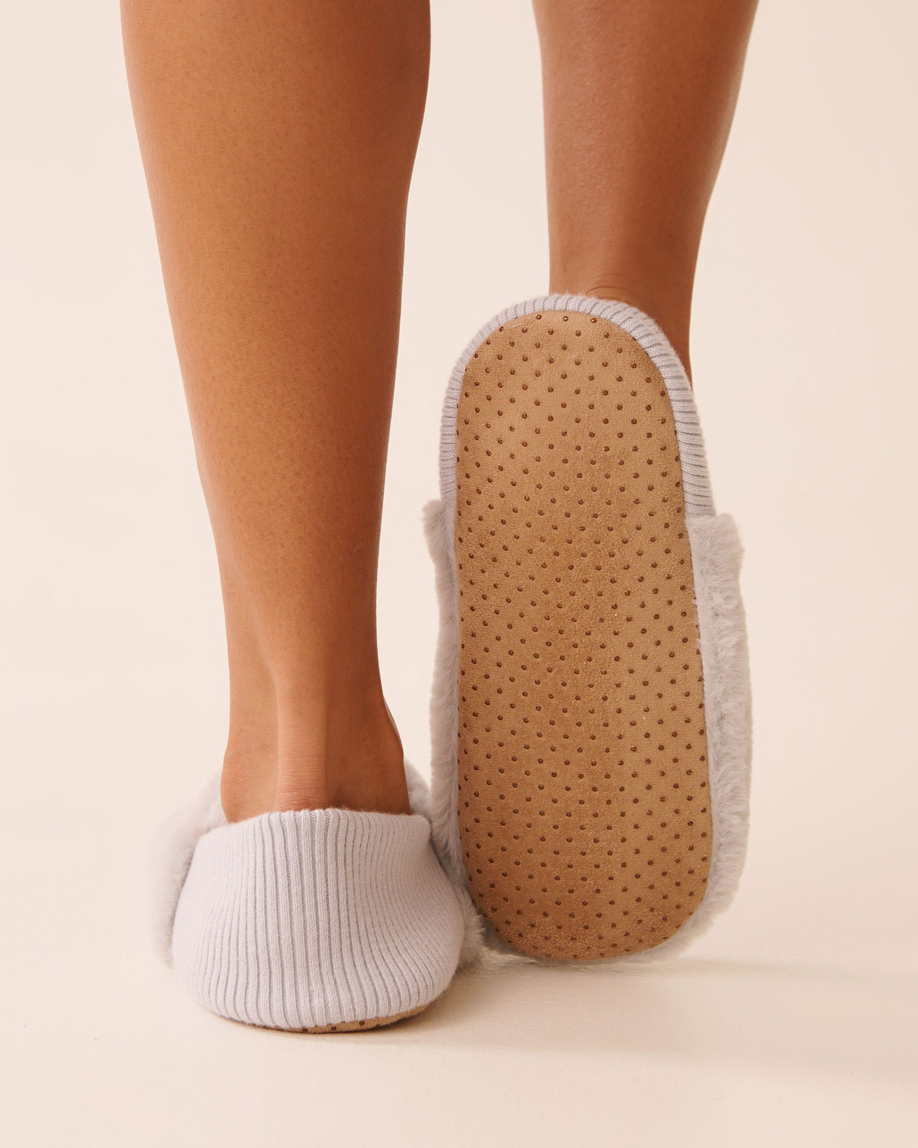 LA VIE EN ROSE Ribbed Back Soft Plush Slipper Socks Grey 40700430 - View2
