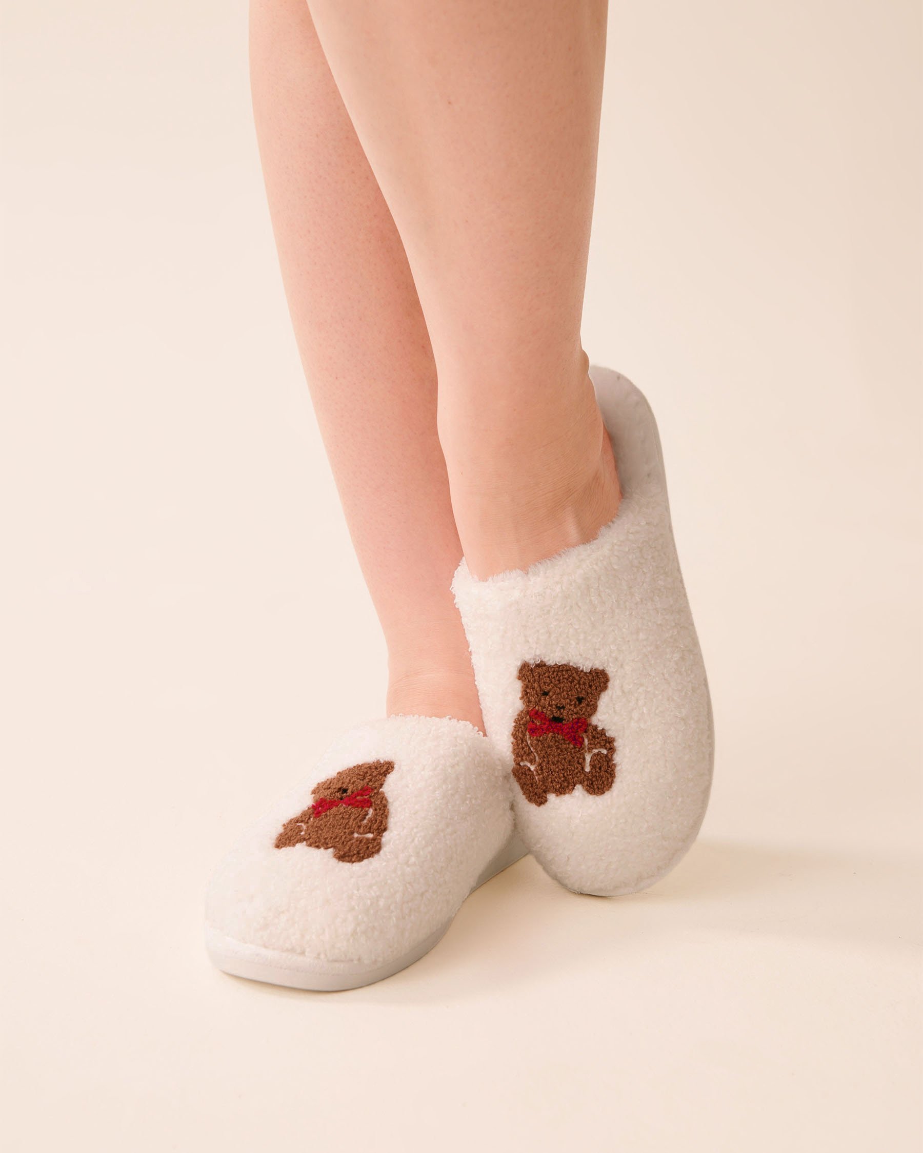 LA VIE EN ROSE Teddy Bear Embroidered Curly Fur Slippers Snow White 40700437 - View2