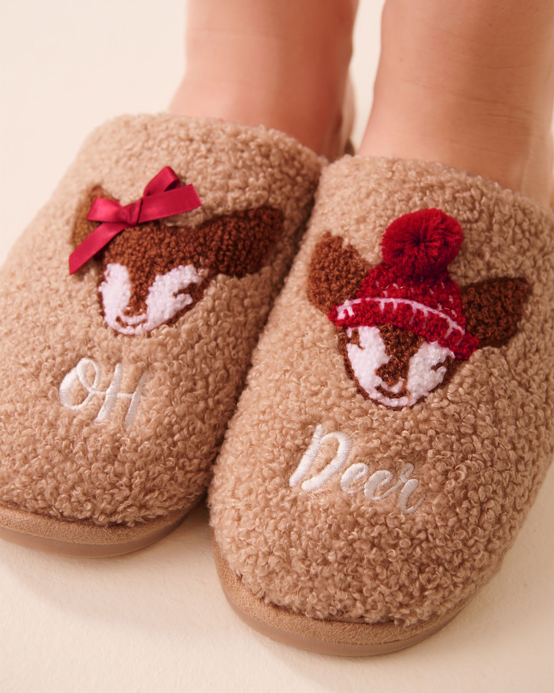LA VIE EN ROSE Deer Embroidered Curly Fur Slippers Light Brown/Deer 40700437 - View1