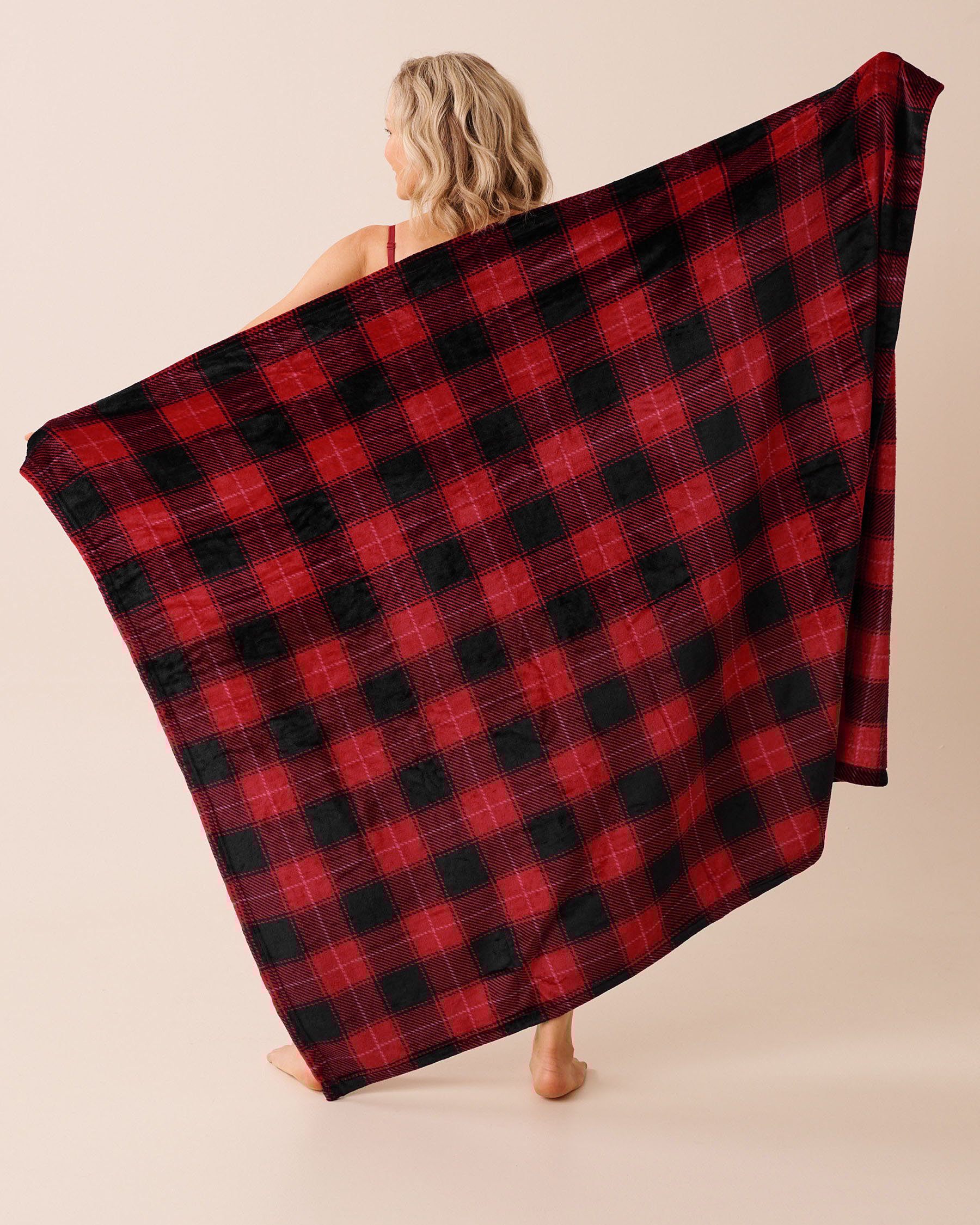 LA VIE EN ROSE Buffalo Plaid Soft Plush Blanket Buffalo Plaid 40700441 - View4