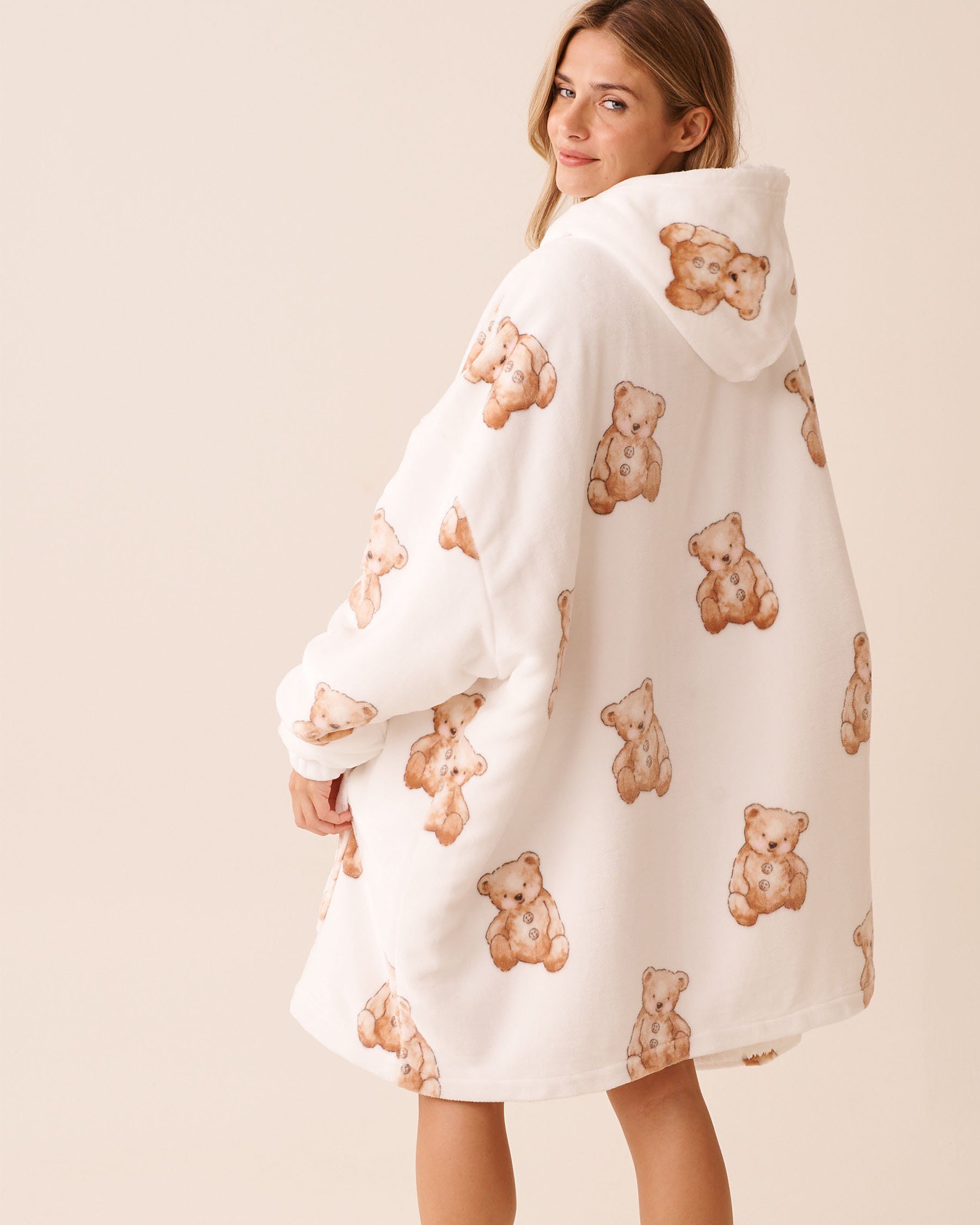 LA VIE EN ROSE Teddy Bear Soft Plush Oversized Hoodie White/Teddy Bears 40700444 - View2