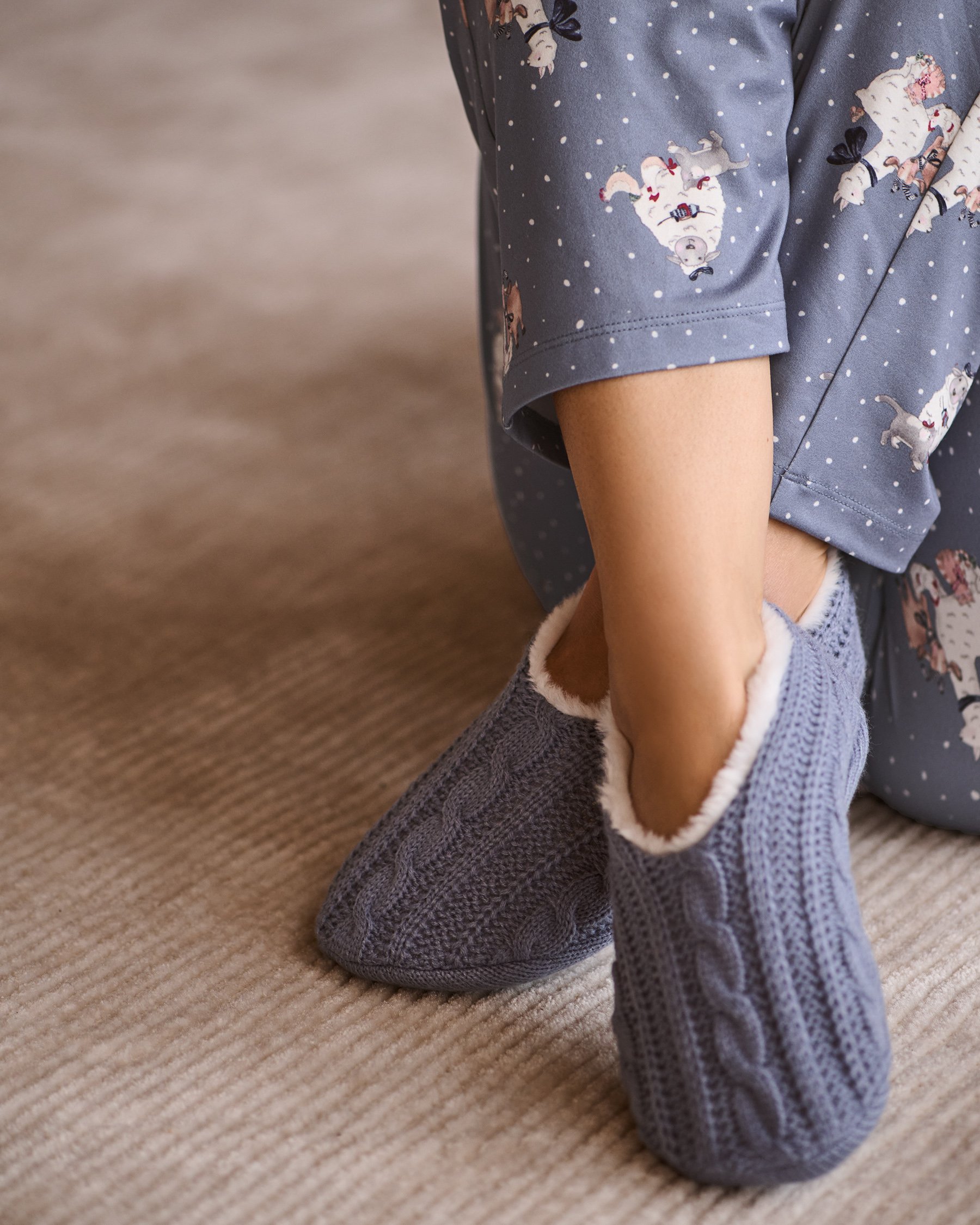 LA VIE EN ROSE Cable Knit and Faux Fur Slipper Socks Greyish Blue 40700445 - View1