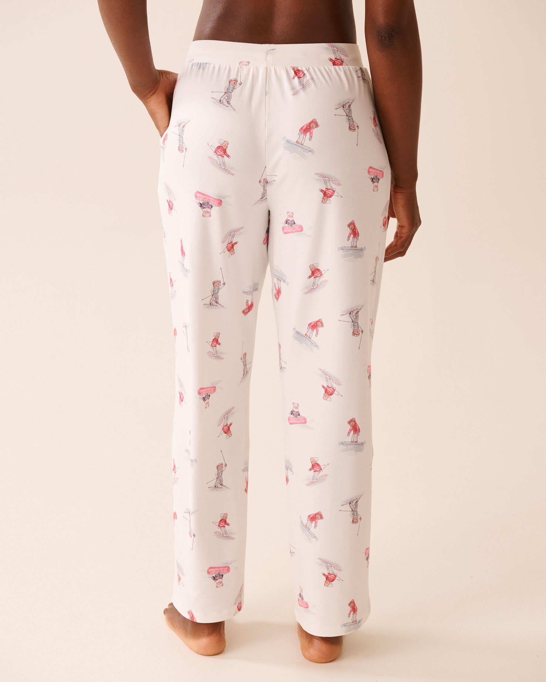 LA VIE EN ROSE Après-Ski Print Super Soft Pajama Pants White/Skiing Bears 40200797 - View2
