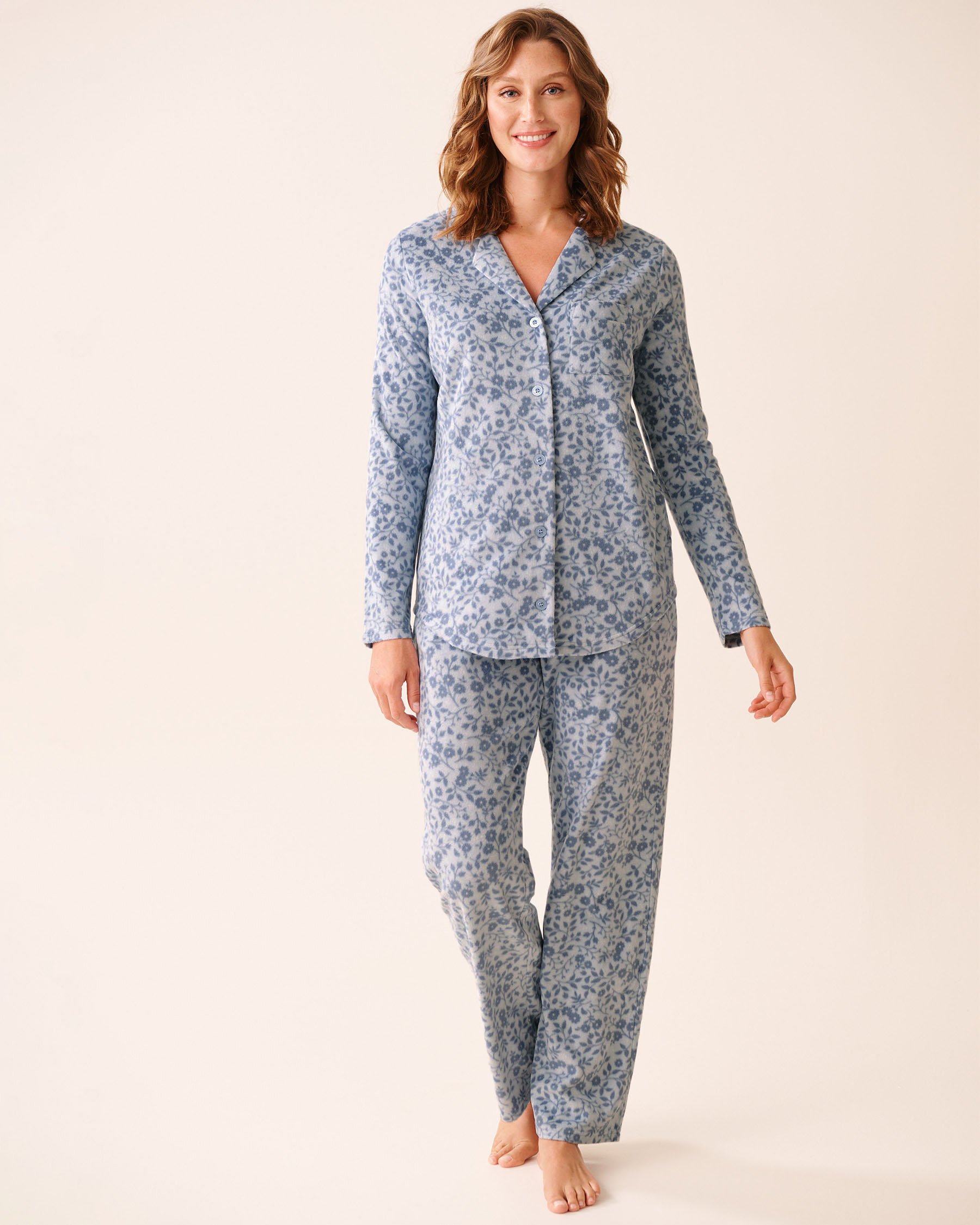 LA VIE EN ROSE Ensemble pyjama en polaire imprimé fleurs bleues Fleurs bleues 40400090 - View1