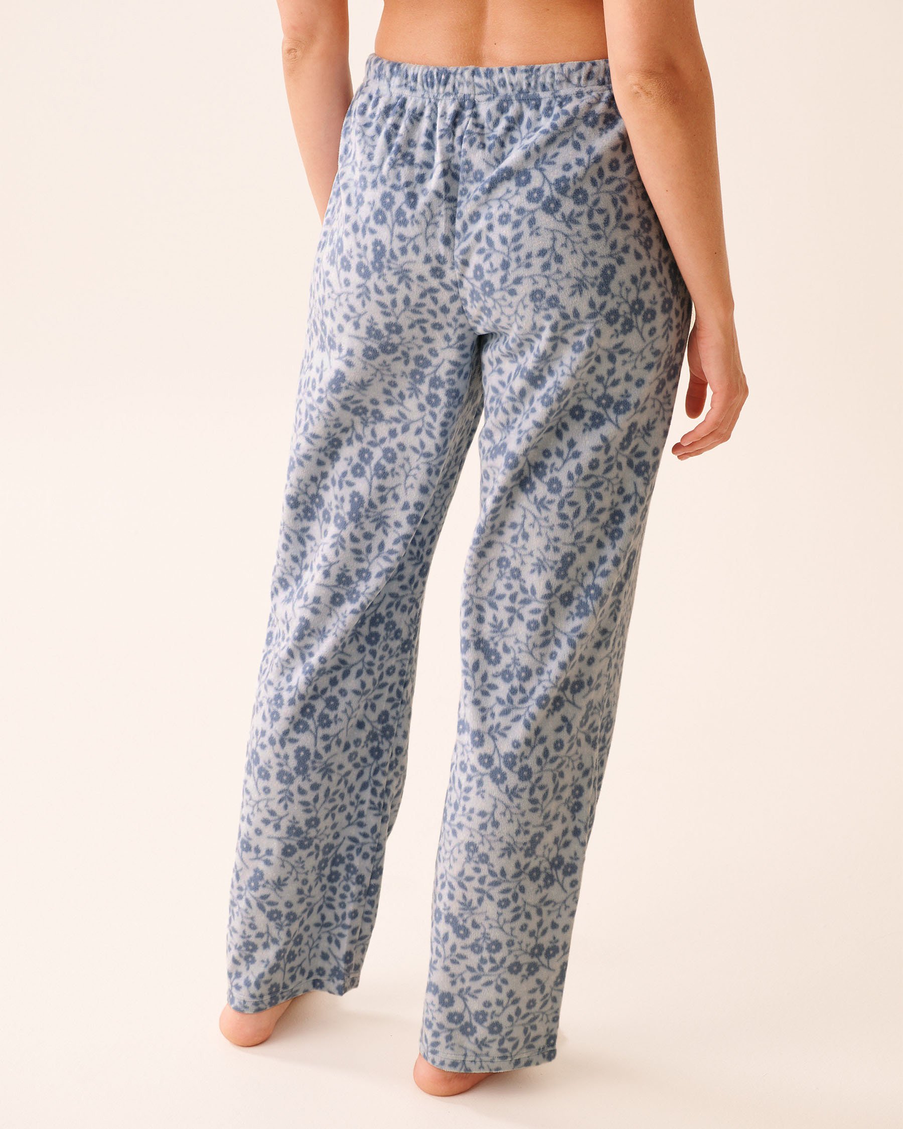 LA VIE EN ROSE Ensemble pyjama en polaire imprimé fleurs bleues Fleurs bleues 40400090 - Voir5