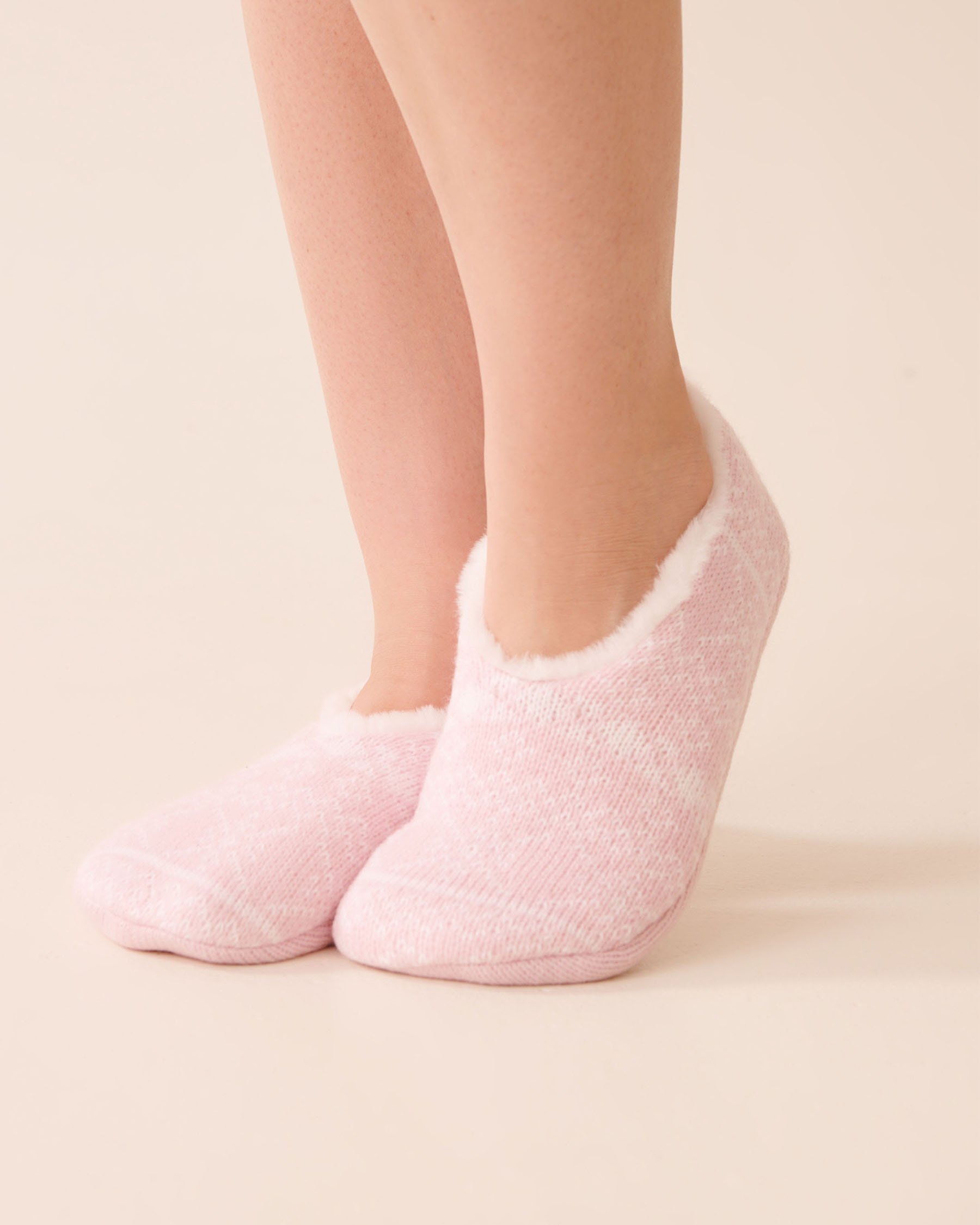 LA VIE EN ROSE Cable Knit and Faux Fur Slipper Socks Light Pink/Fair Isle 40700445 - View1