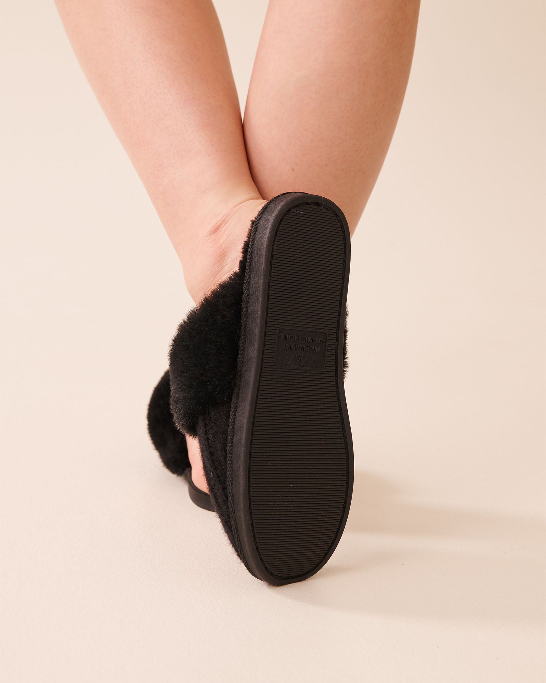 LA VIE EN ROSE Cable Knit and Faux Fur Slippers Black 40700429 - View2