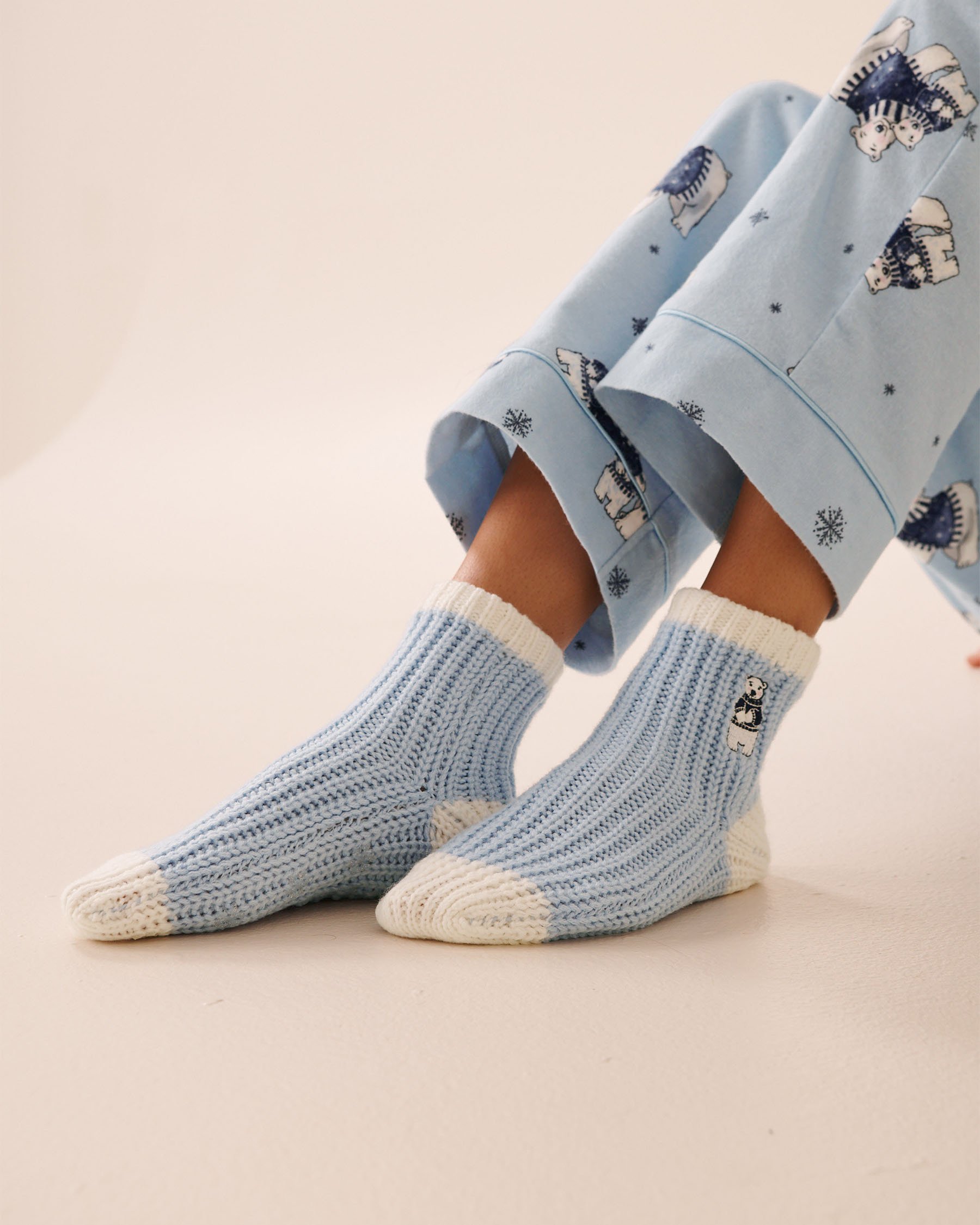 LA VIE EN ROSE Embroidered Polar Bear Socks Light Blue/Polar Bear 40700423 - View1