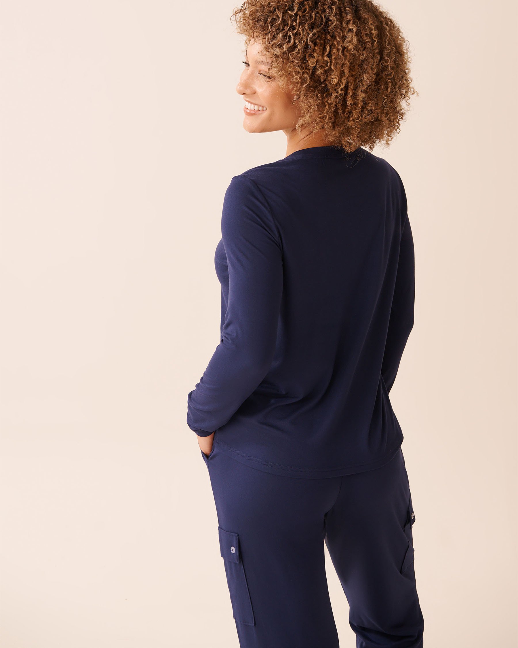 LA VIE EN ROSE Farm Friends Print Super Soft Long Sleeve Shirt Evening Blue 40100807 - View2