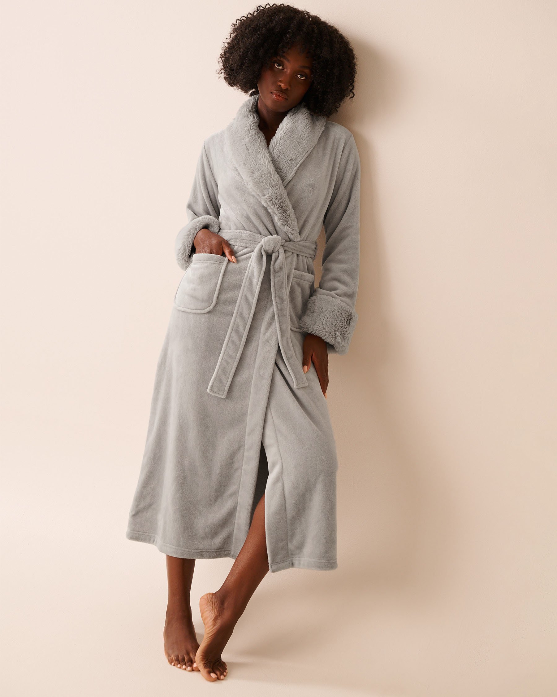 LA VIE EN ROSE Faux Fur Collar Long Plush Robe Grey 40600217 - View2