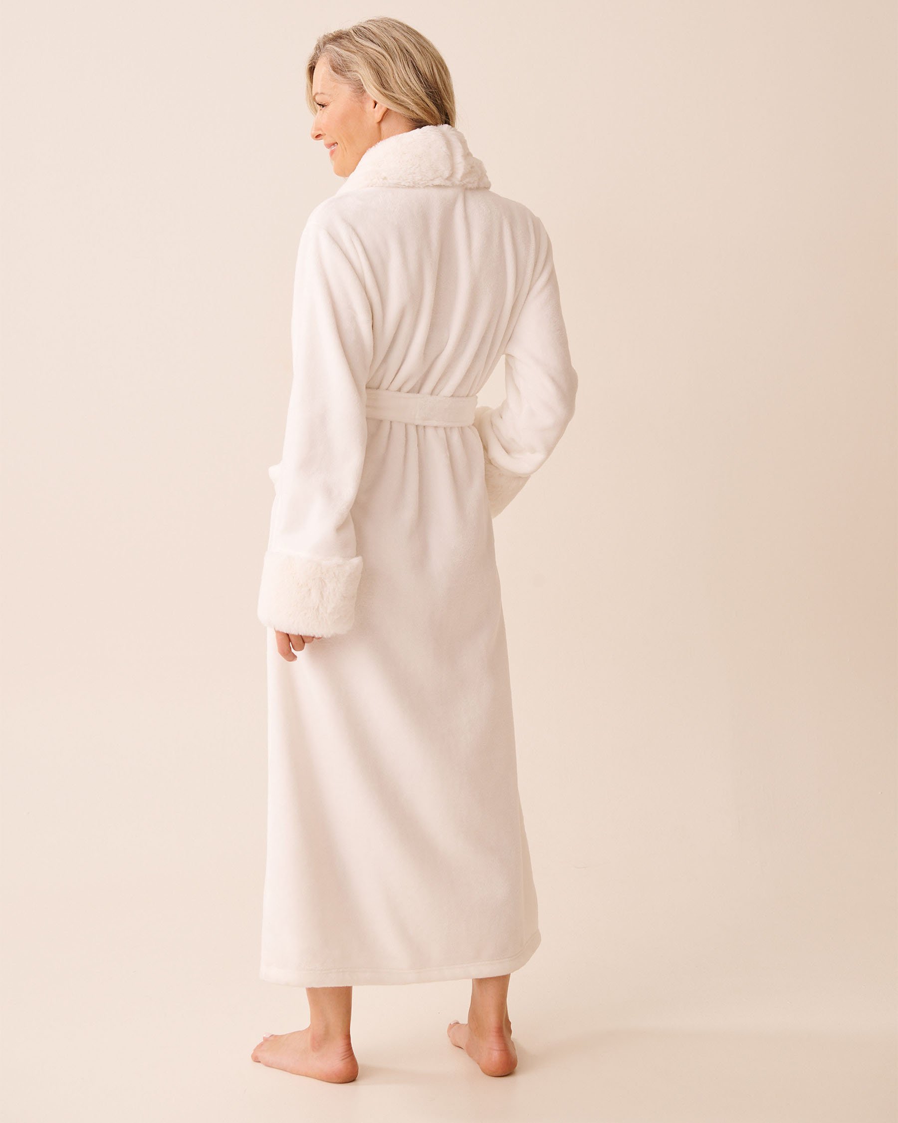 LA VIE EN ROSE Faux Fur Collar Long Plush Robe Snow White 40600217 - View2