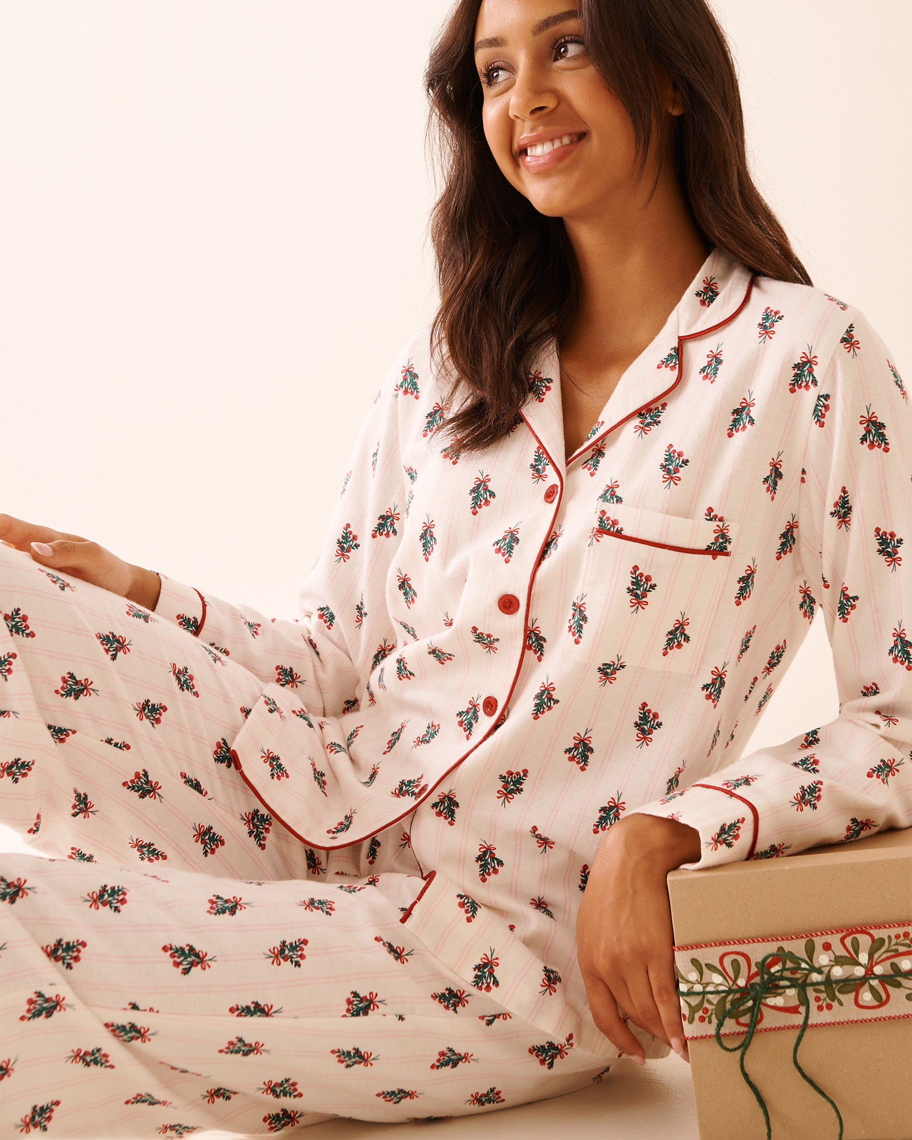 LA VIE EN ROSE Ensemble pyjama en flanelle imprimé bouquet de fleurs Blanc/Bouquets de fleurs 40400089 - View1