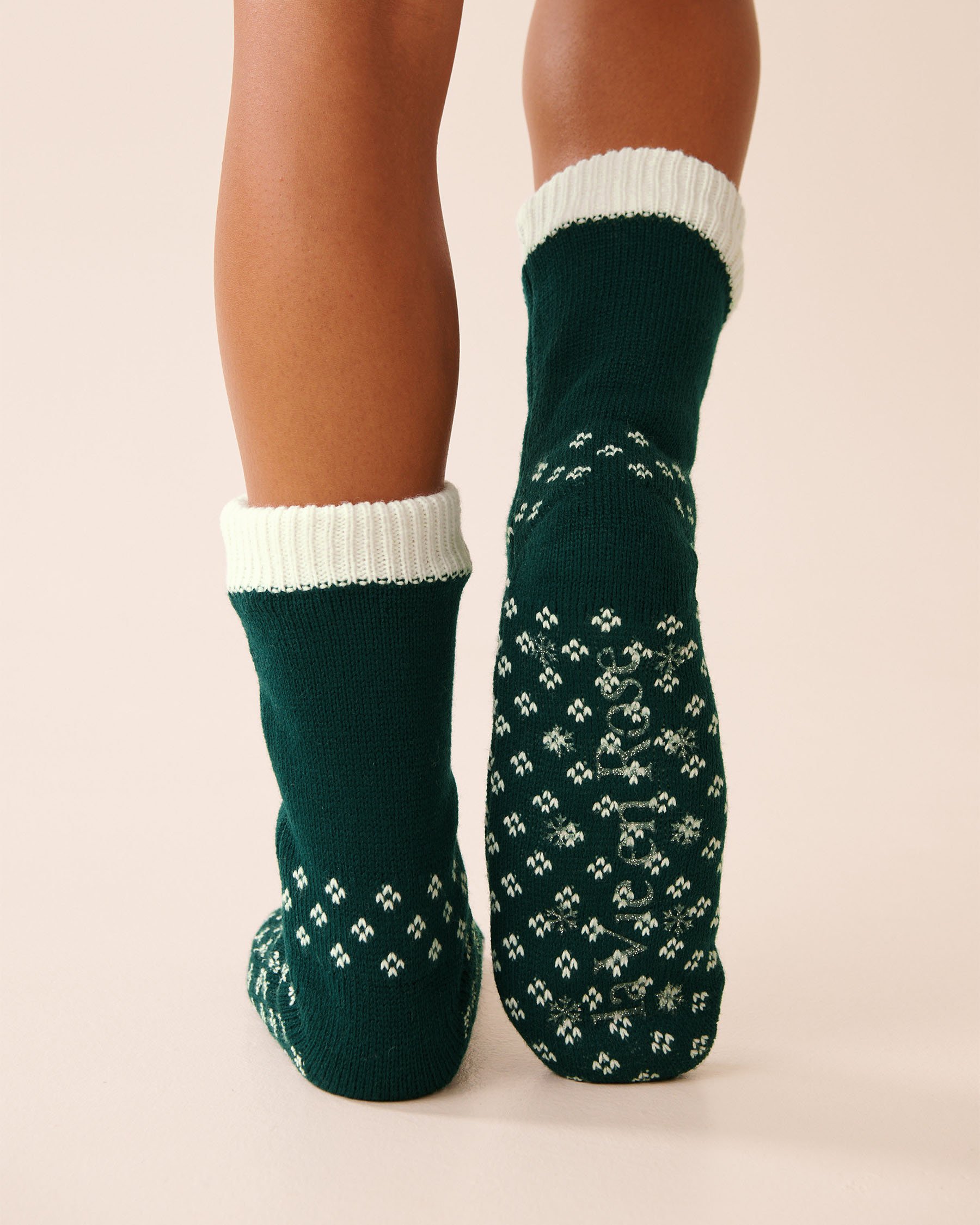 LA VIE EN ROSE Long Knit and Sherpa Deer Socks Fir Green/Deer 40700426 - View3