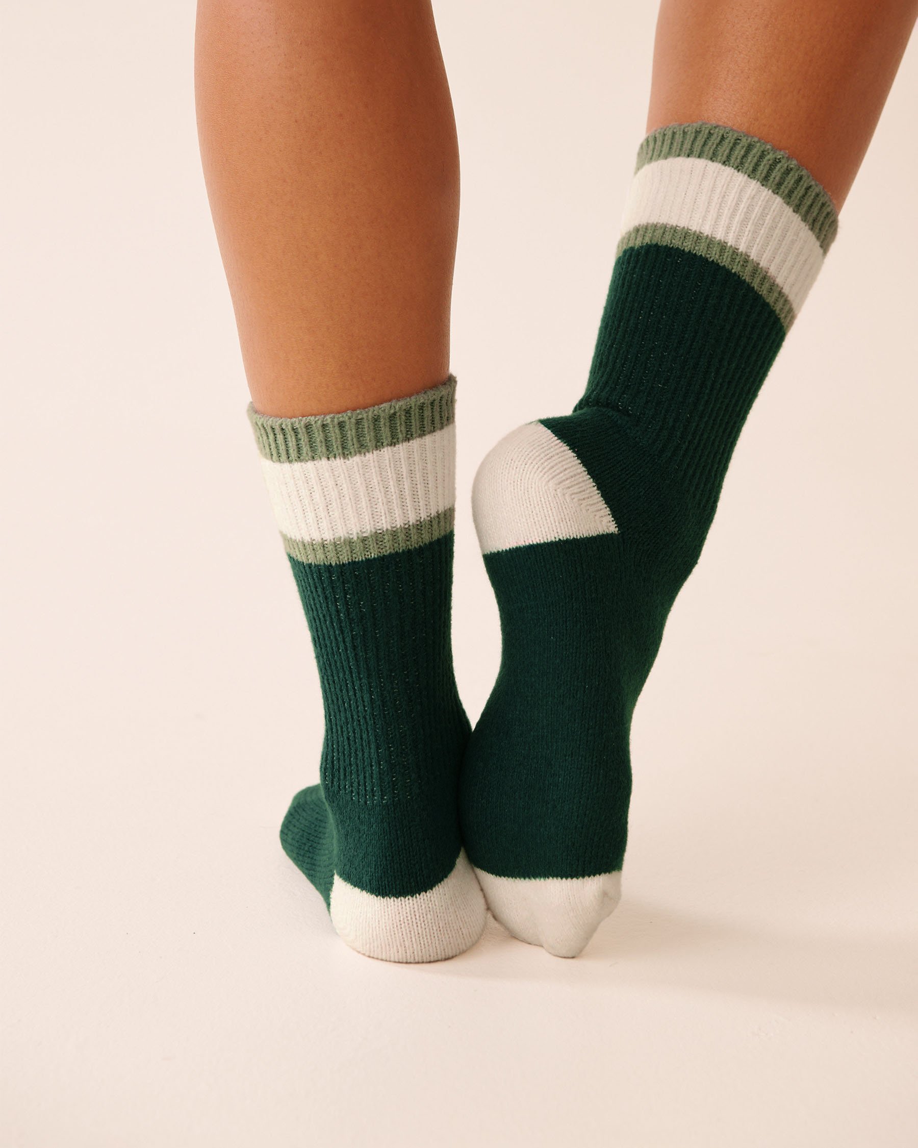 LA VIE EN ROSE Mid-calf Knit Socks Fir Green 40700424 - View2