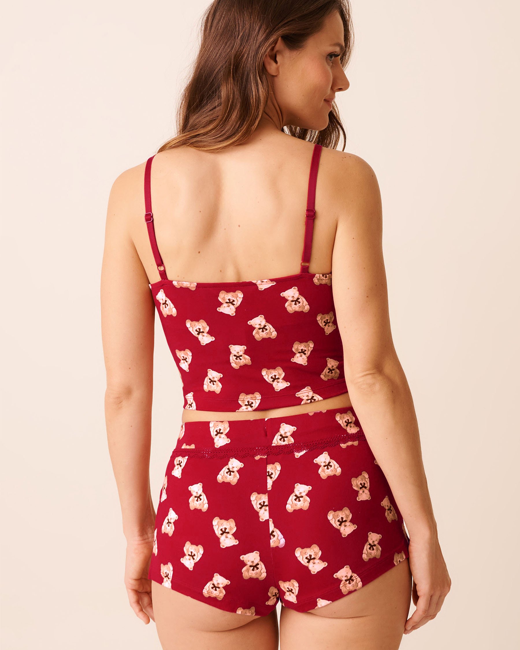 LA VIE EN ROSE Teddy Bear Print Super Soft Crop Cami Red/Teddy Bears 40100803 LA VIE EN ROSE Teddy Bear Print Super Soft Crop Cami Red/Teddy Bears 40100803 - View2