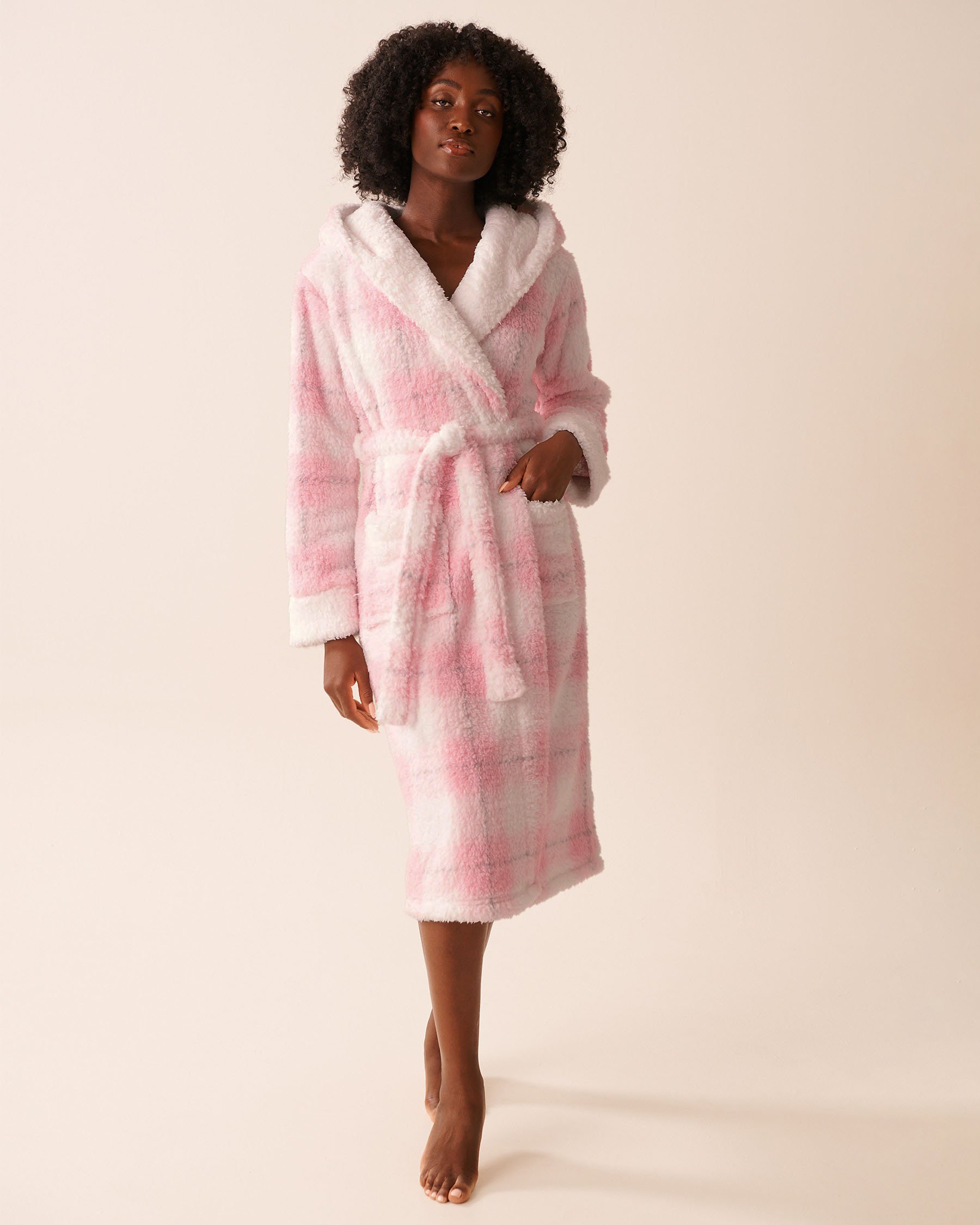 LA VIE EN ROSE Sherpa Plaid Robe Pink Plaid 40600224 - View1