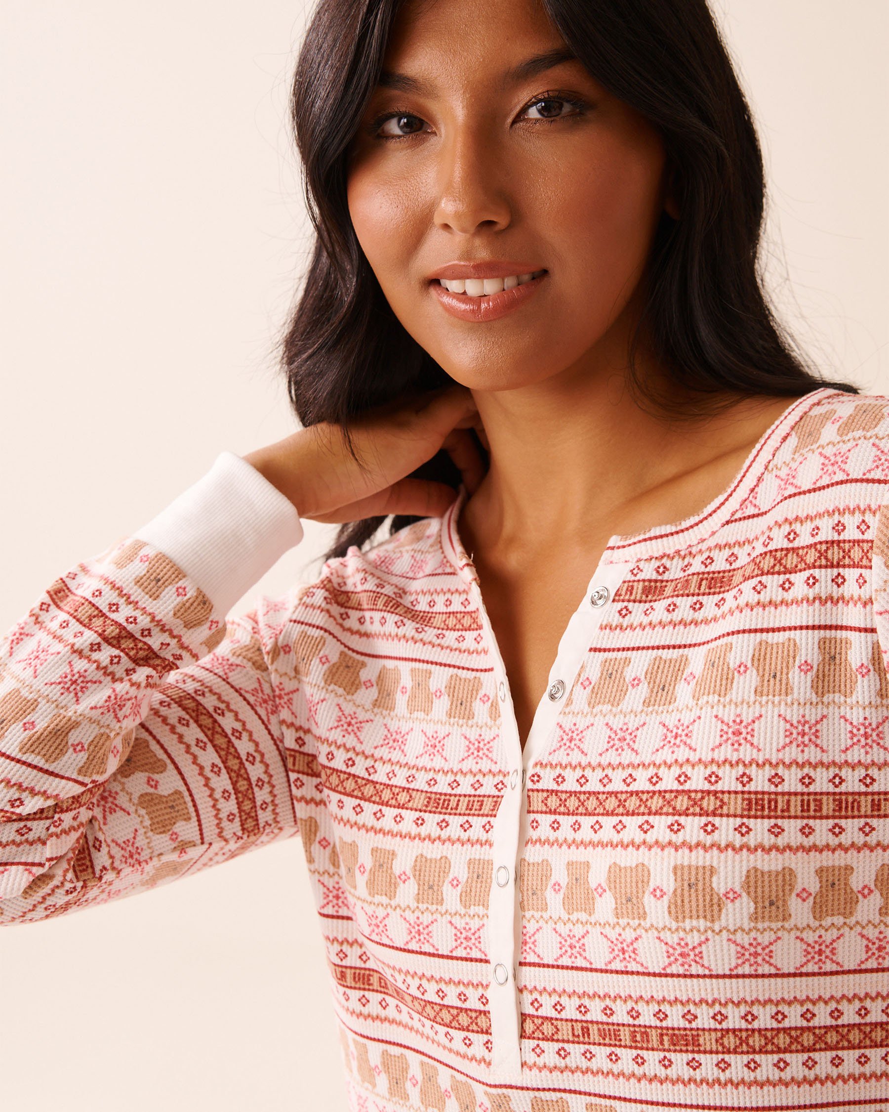 LA VIE EN ROSE Chemise de nuit en tricot gaufré imprimé ourson Imprimé nordique/Oursons 40500458 - View3