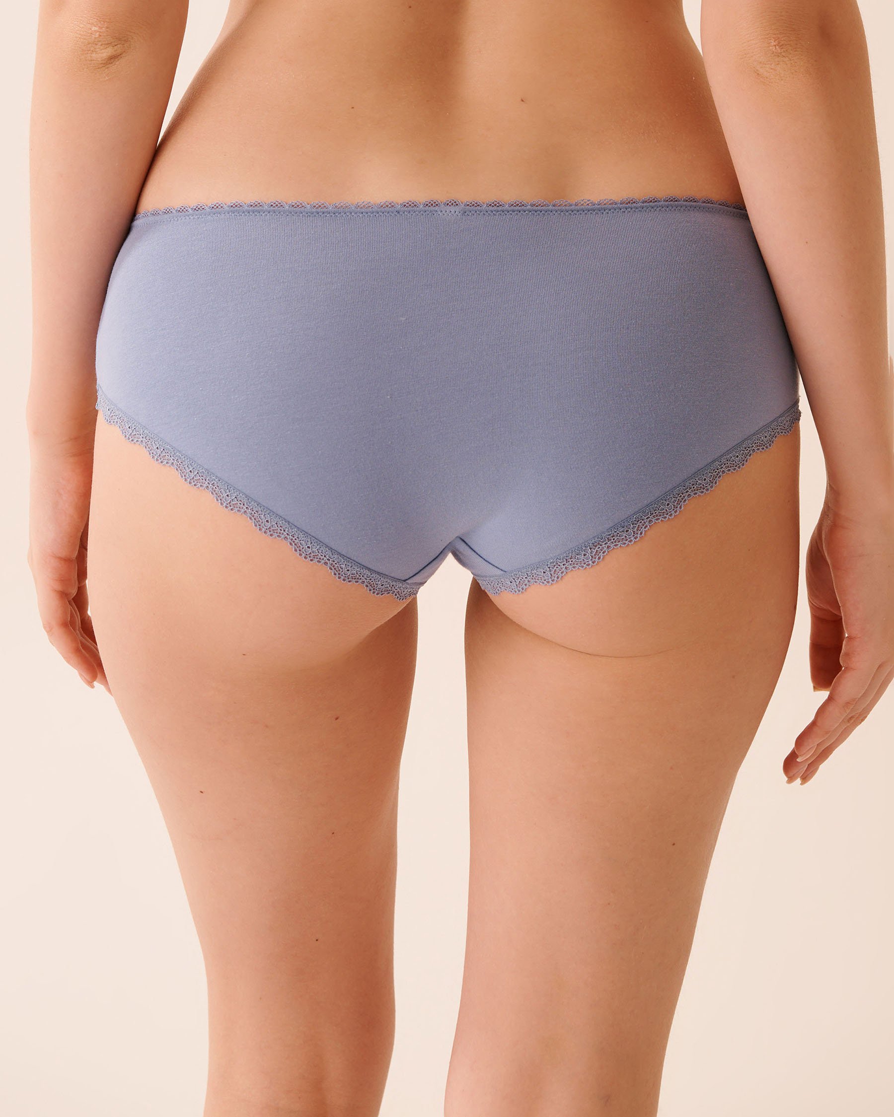 LA VIE EN ROSE Culotte aux hanches coton et détails de dentelle Bleu nuageux 20100663 - Voir2