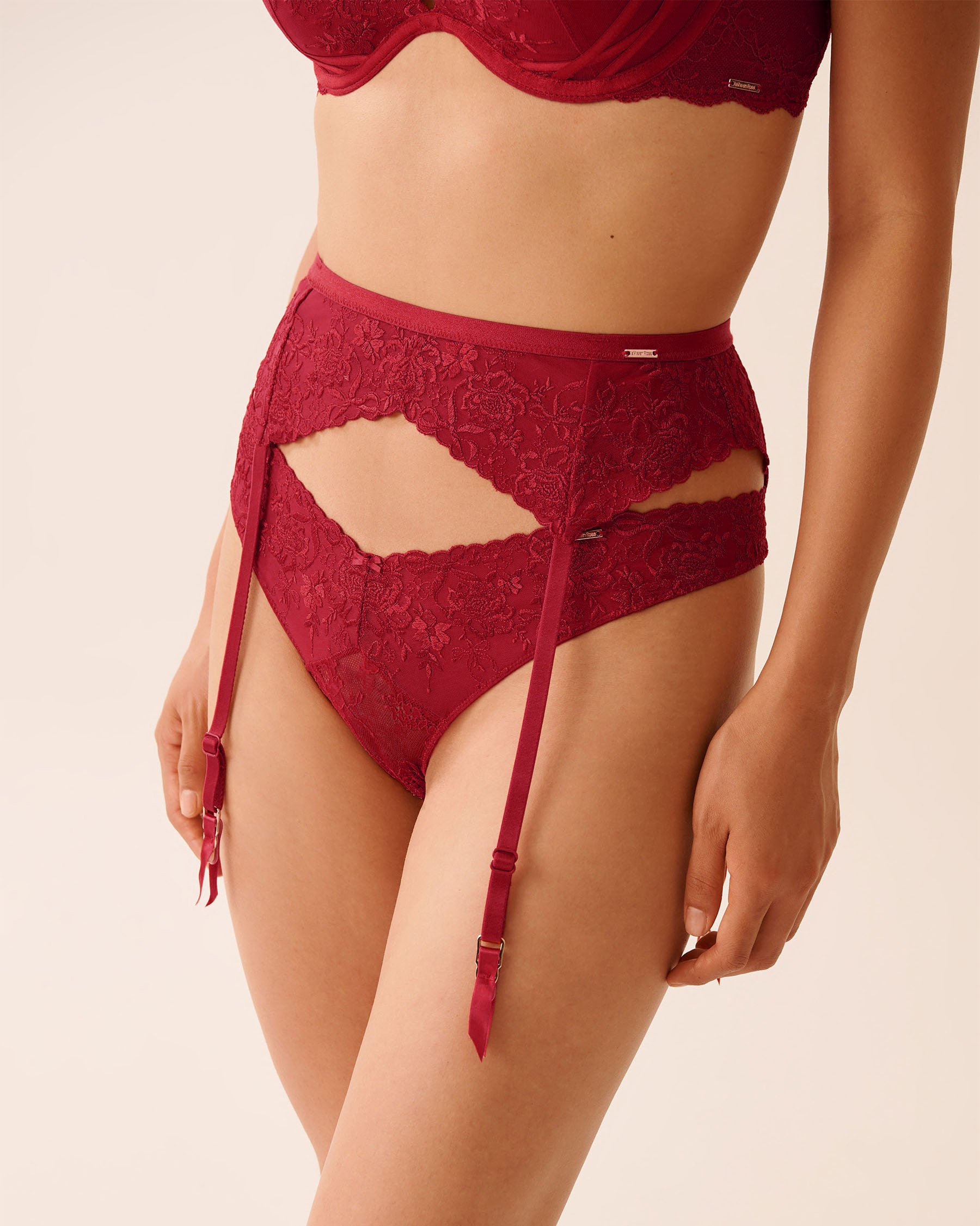 LA VIE EN ROSE Garter Belt Red Floral Embroidery 20300451 LA VIE EN ROSE Garter Belt Red Floral Embroidery 20300451 - View3