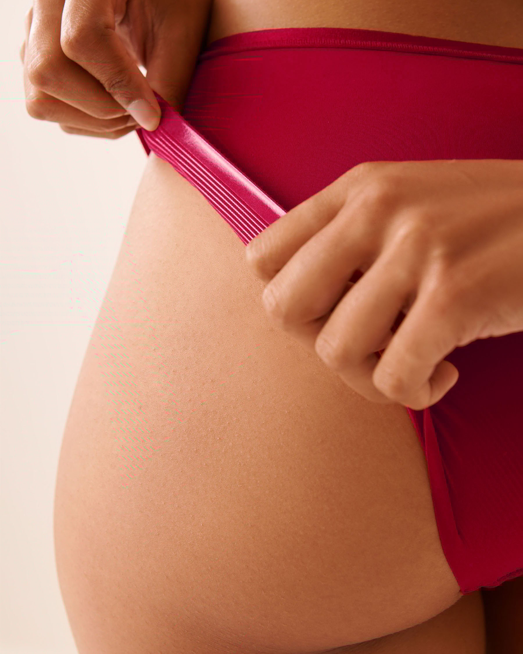 LA VIE EN ROSE Microfiber and Lace Sleek Back Bikini Panty Merry Red 20300448 LA VIE EN ROSE Microfiber and Lace Sleek Back Bikini Panty Merry Red 20300448 - View4