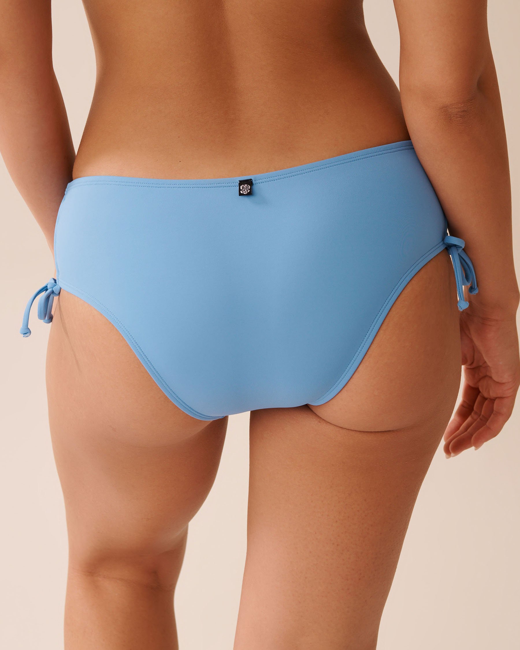 LA VIE EN ROSE AQUA Bas de bikini brésilien noué aux hanches SERENE BLUE Bleu tendre 70300799 - Voir4
