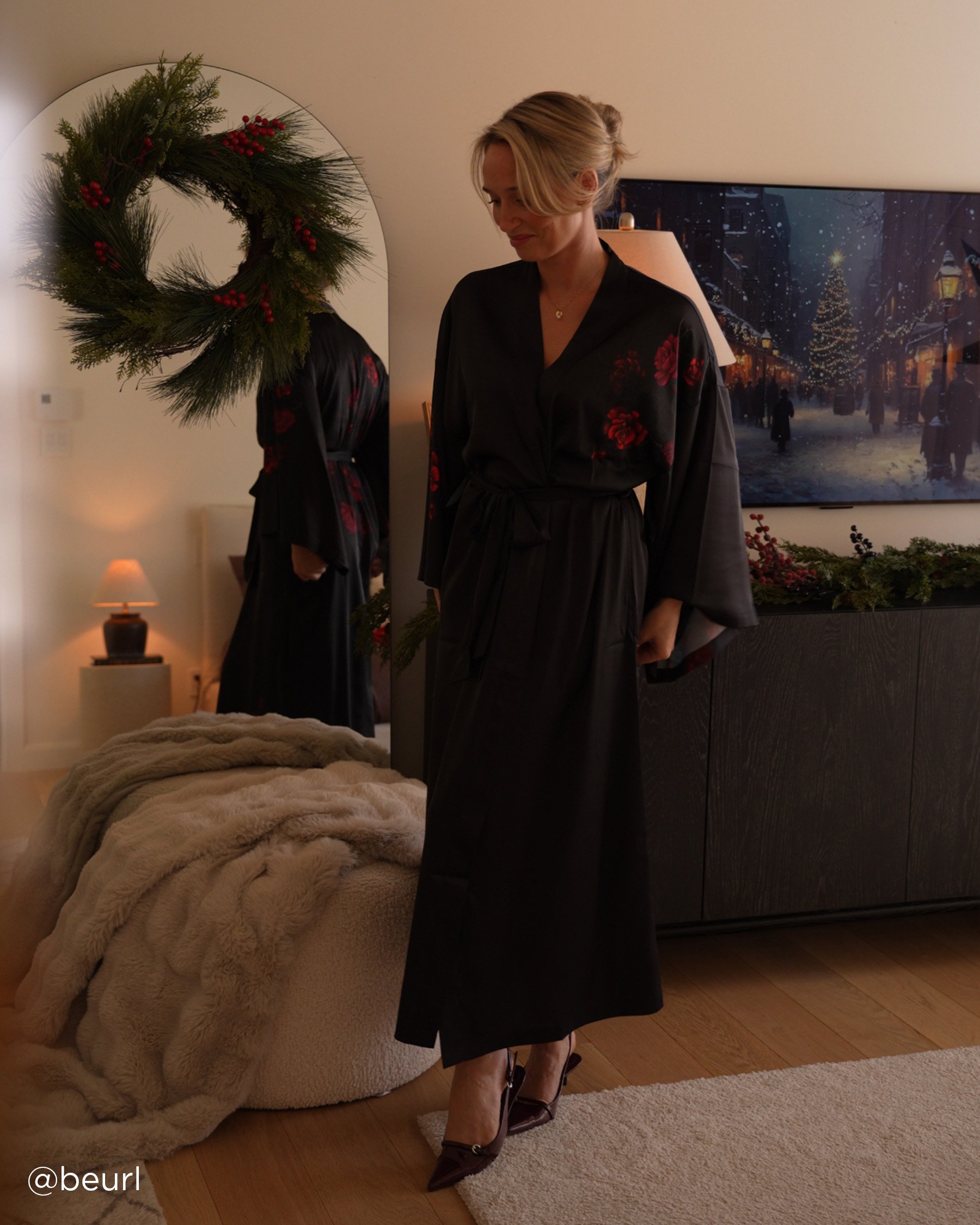 LA VIE EN ROSE Red Rose Print Long Satin Nightie Black/Red Roses 60500211 - View4