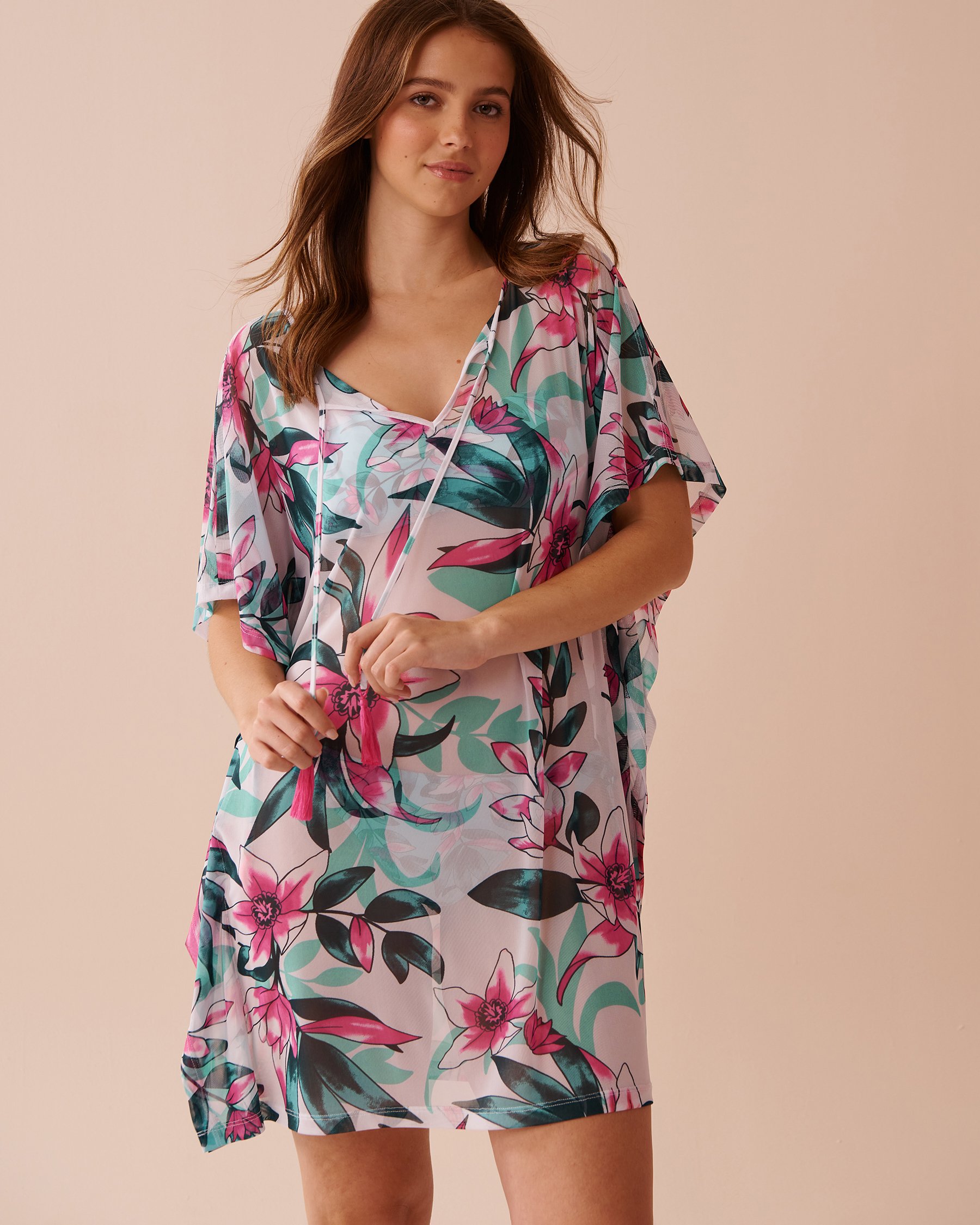 LA VIE EN ROSE AQUA Poncho en résille florale Fleurs de plage 80400062 - Voir1