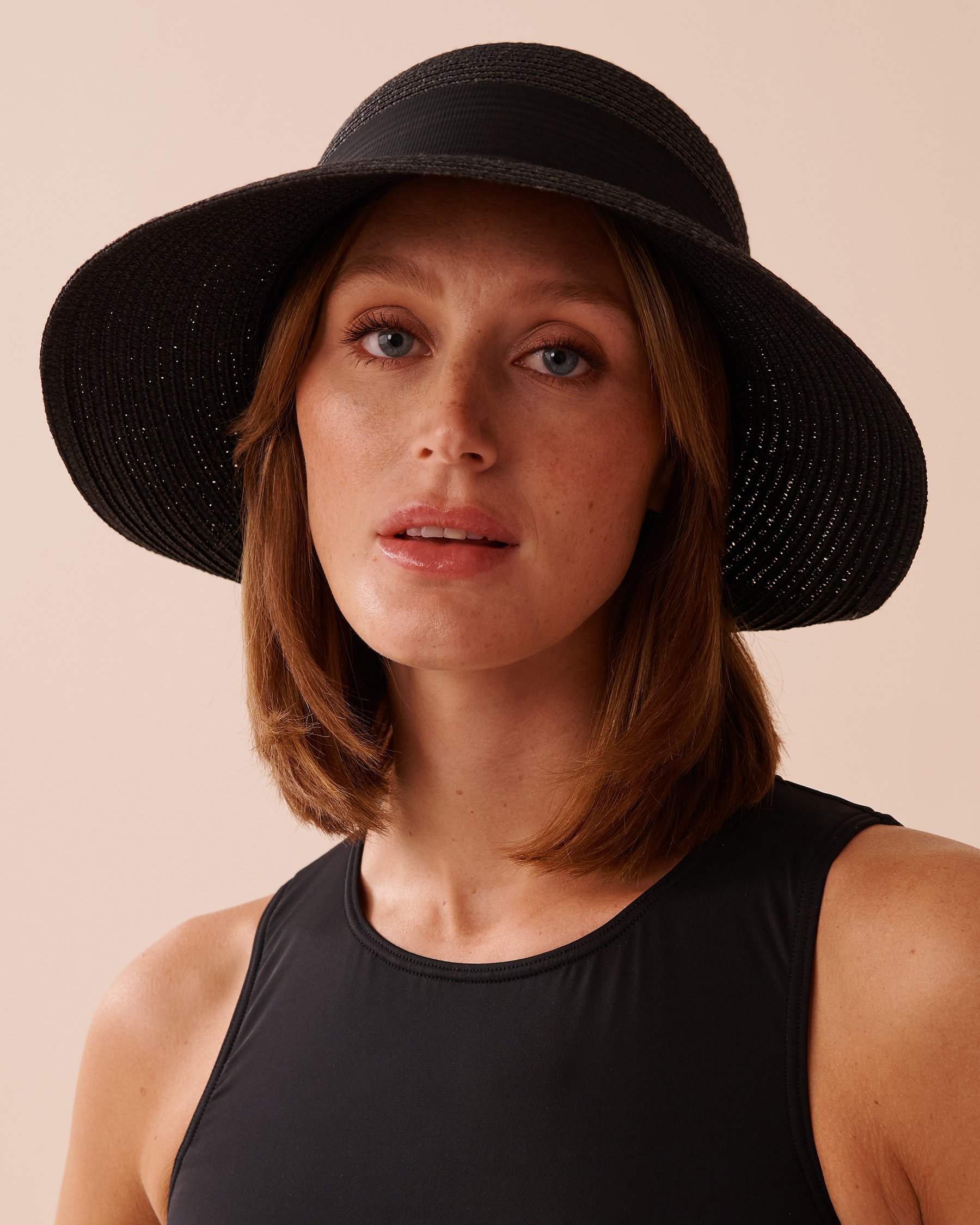 LA VIE EN ROSE AQUA Chapeau cloche avec ruban Noir 80500108 - Voir1