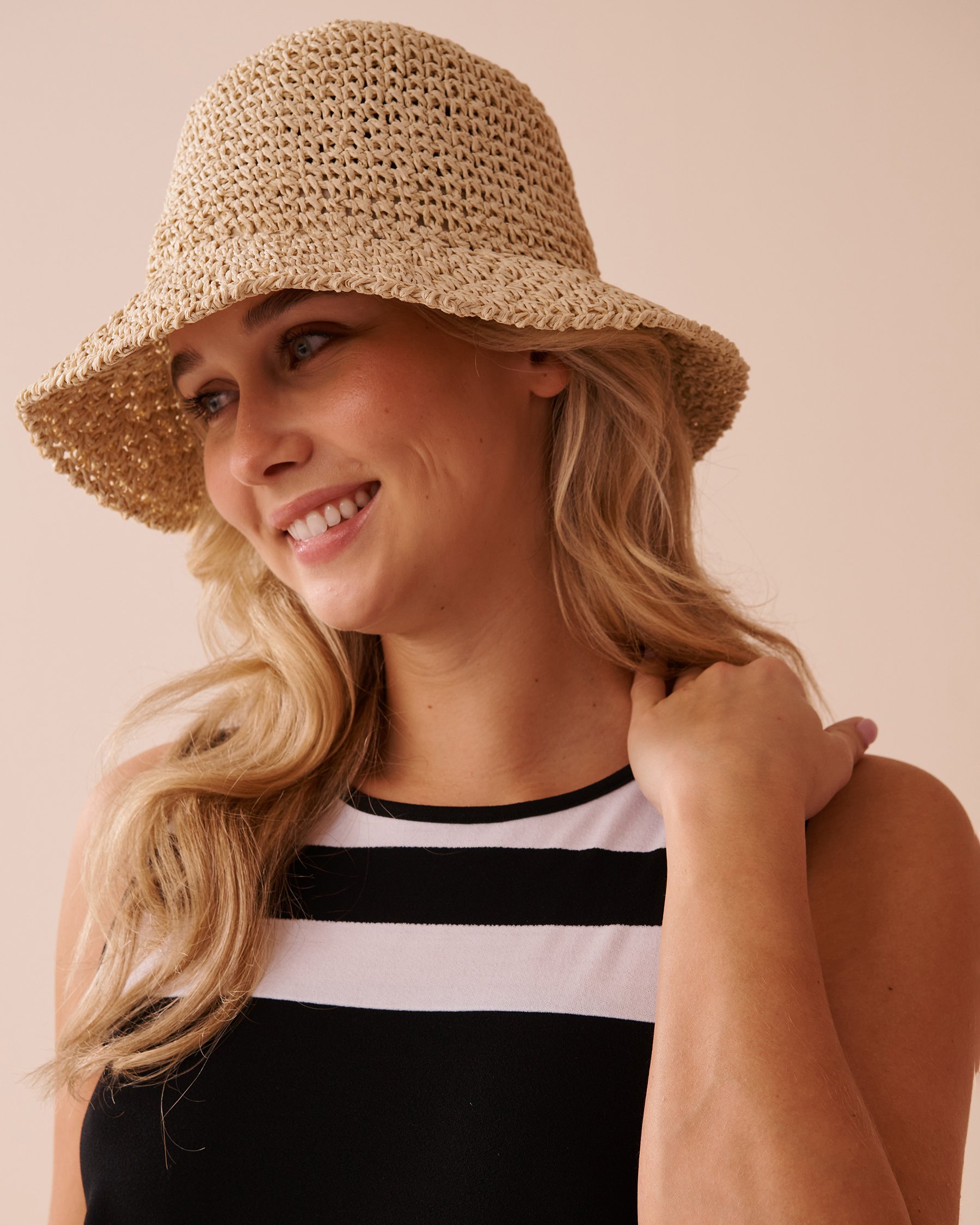 LA VIE EN ROSE AQUA Straw Cloche Hat Sand 80500111 - View3