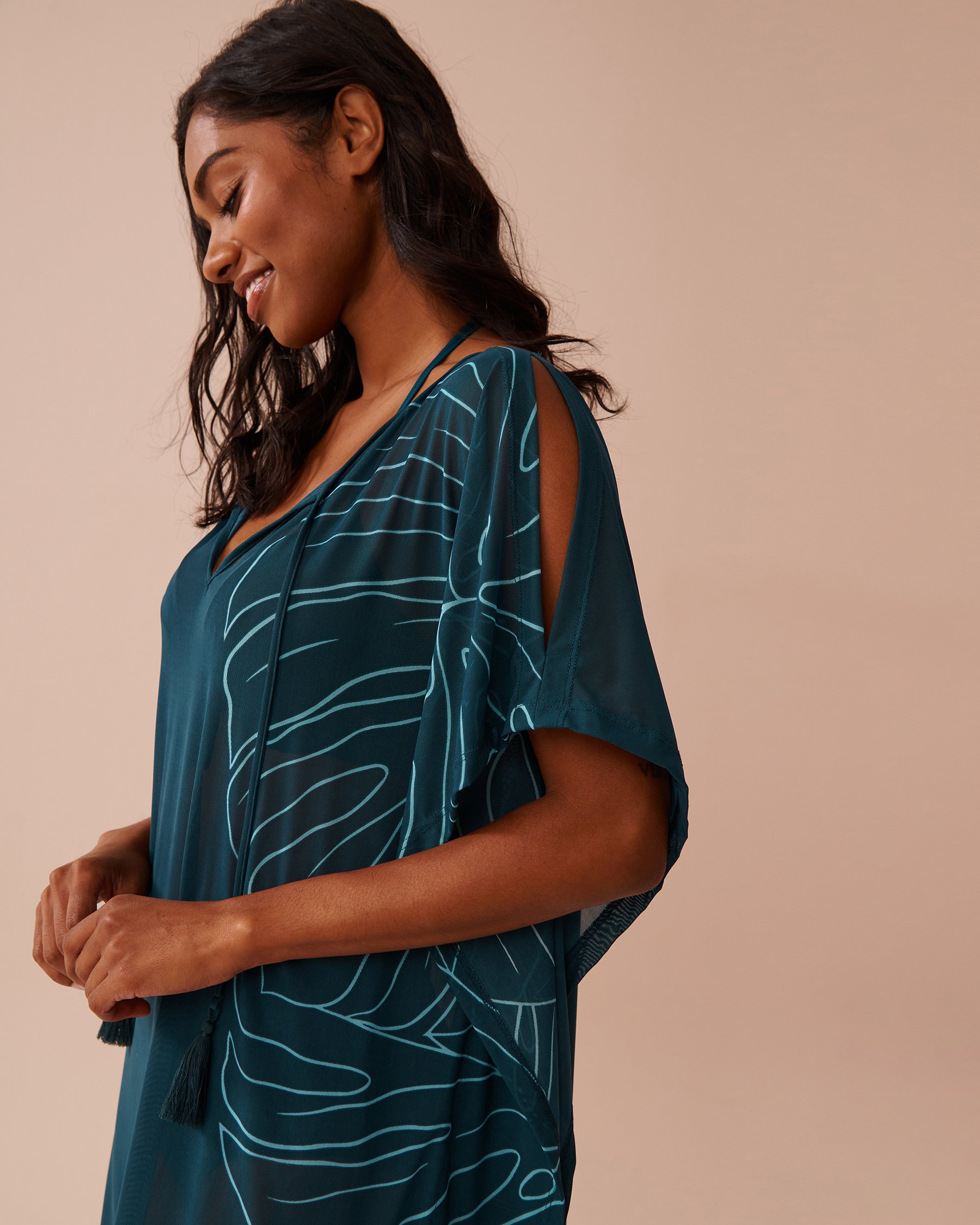 LA VIE EN ROSE AQUA Floral Mesh Poncho Deep Teal 80400062 - View3