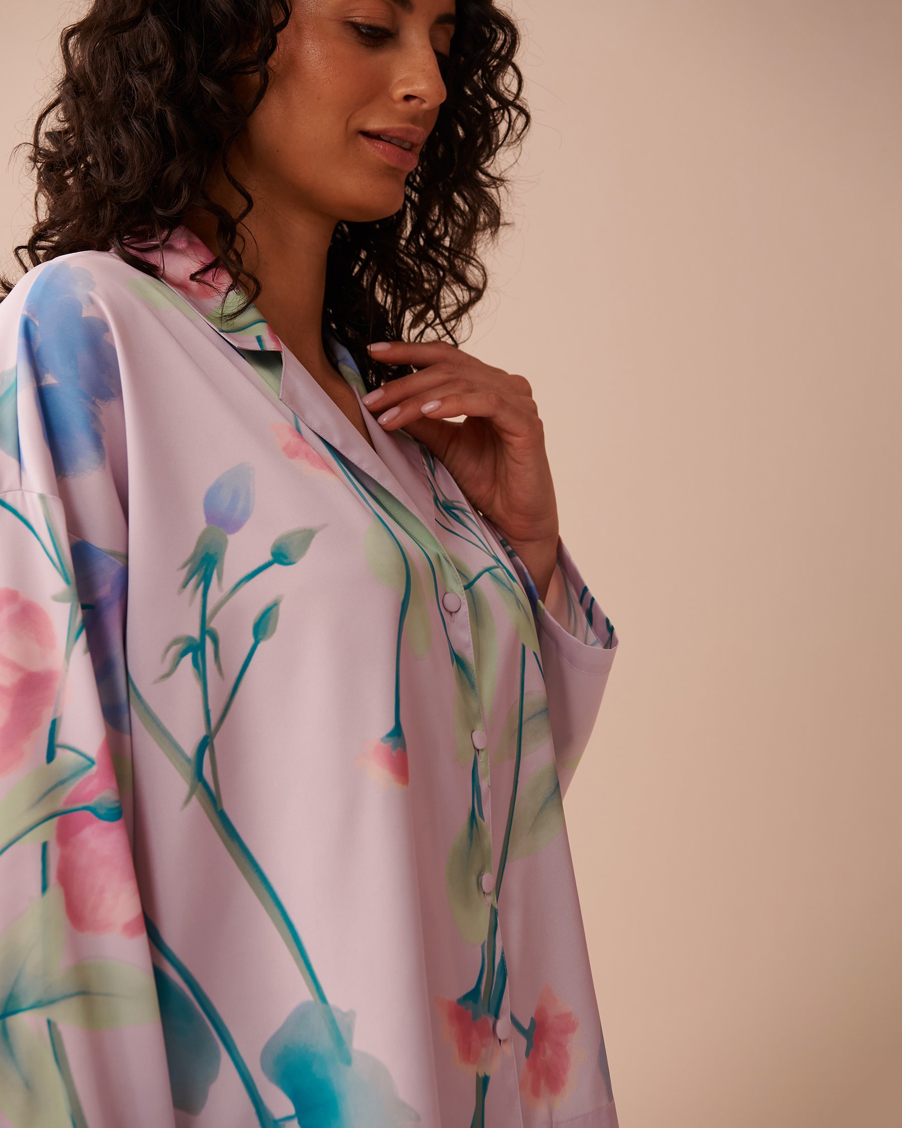 LA VIE EN ROSE Lavender Garden Print Satin Button-down Shirt Lavender Garden 60100122 - View3