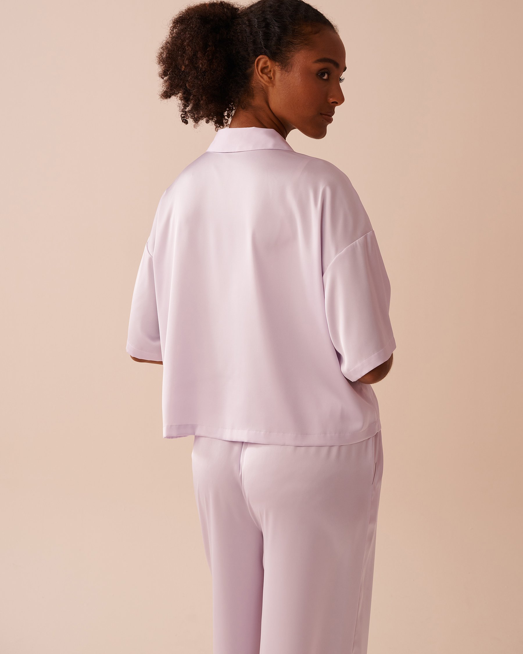 LA VIE EN ROSE Satin Short Sleeve Button-down Shirt Lavender 60100123 - View2